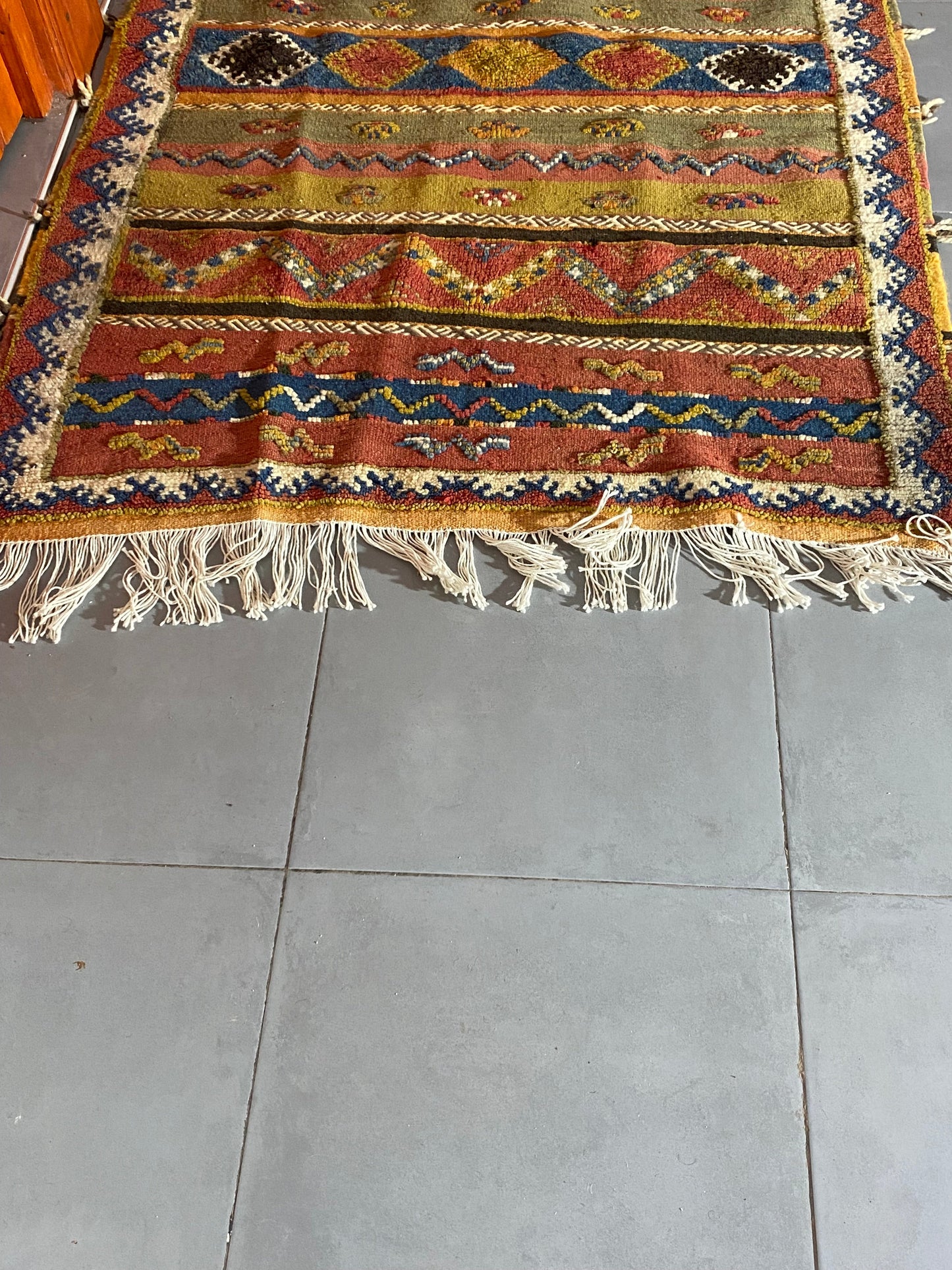 Moroccan Kilim handmade 100%wool berber rugs size is 170x110 cm