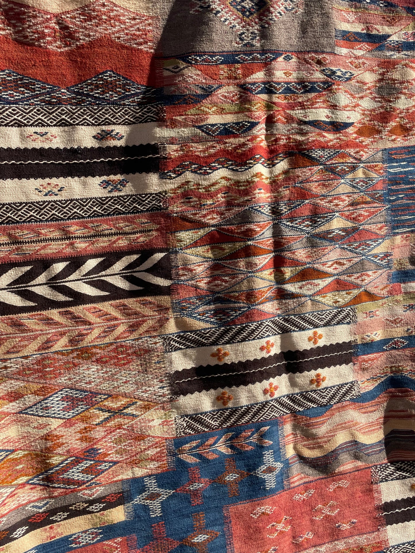 Picasso Berber kilim, Alfombra marroquí tejida a mano, Alfombra bereber abstracta, (254x160 Cm)