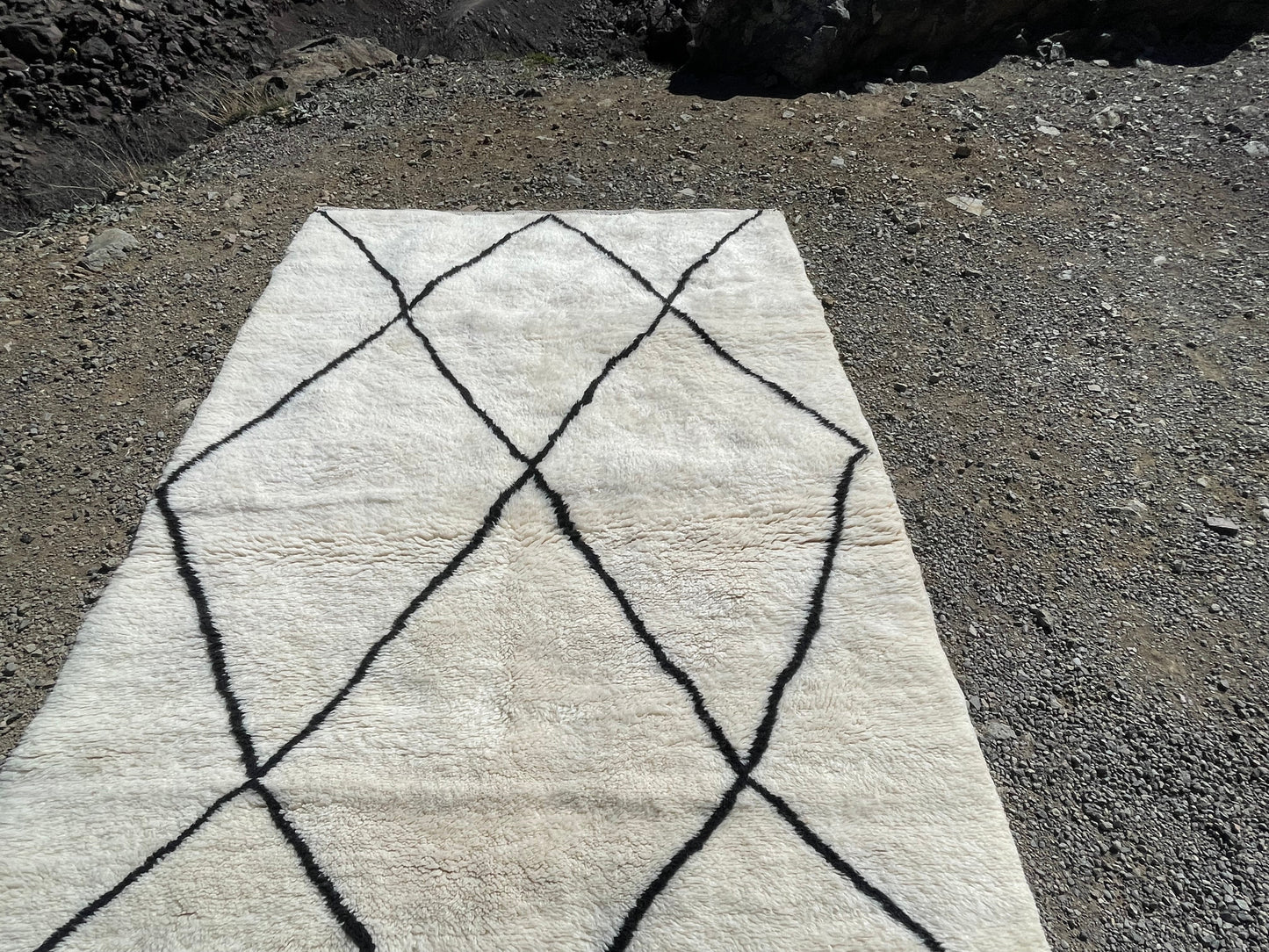 Beni N1 Authentic Moroccan rug, Berber carpet, Genuine Wool rug, Handmade rug, Beni ourain style, Area rug, Tapis berbere, Teppich size is 250x150 centimetre