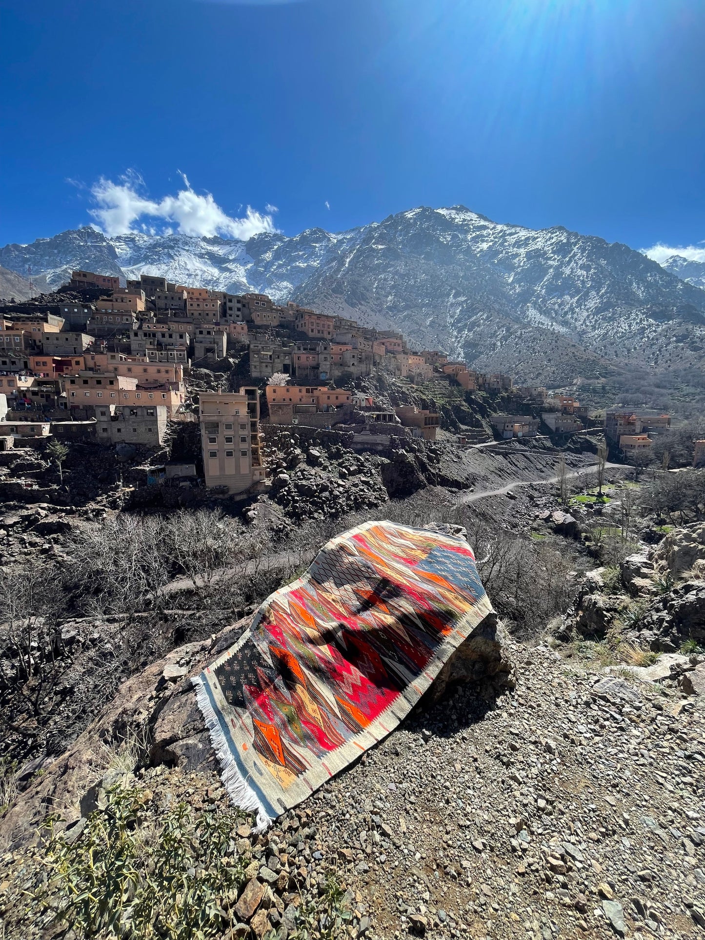 Authentic Moroccan Berber Kilim Rug Picasso Taznakht T63. Handmade tribal rug, expertly woven with traditional craftsmanship 150x100 cm