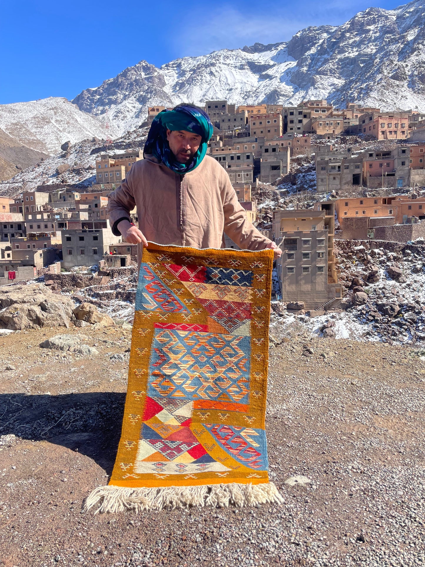 Authentic Moroccan Berber Kilim Rug Picasso Taznakht T63. Handmade tribal rug, expertly woven with traditional craftsmanship 120x060 cm