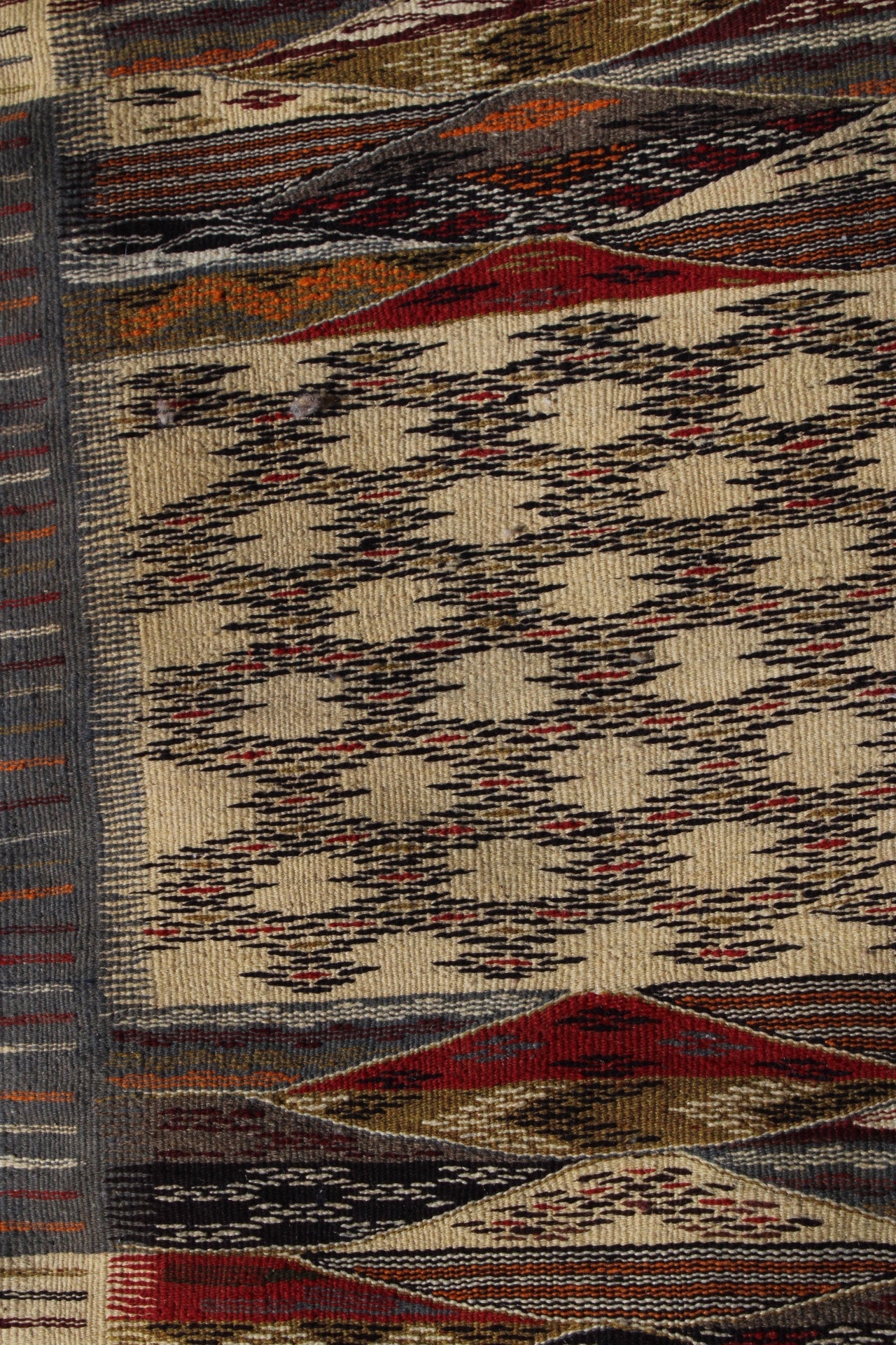 Authentic Moroccan Berber Kilim Rug Picasso Taznakht T63. Handmade tribal rug, expertly woven with traditional craftsmanship 150x60 cm