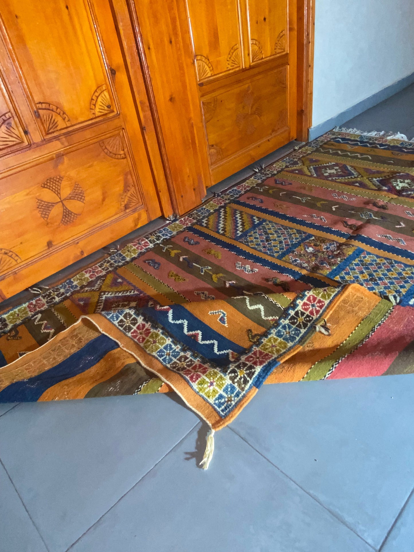 Moroccan Kilim handmade 100%wool berber rugs. size is 250x148 cm