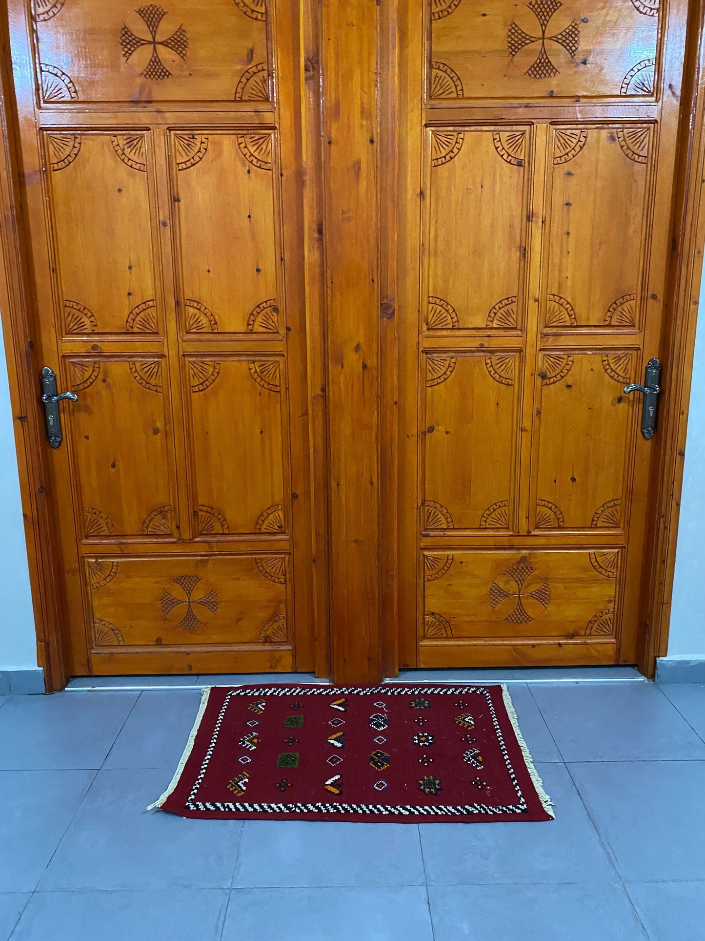 Moroccan Kilim handmade 100%wool berber rugs size is