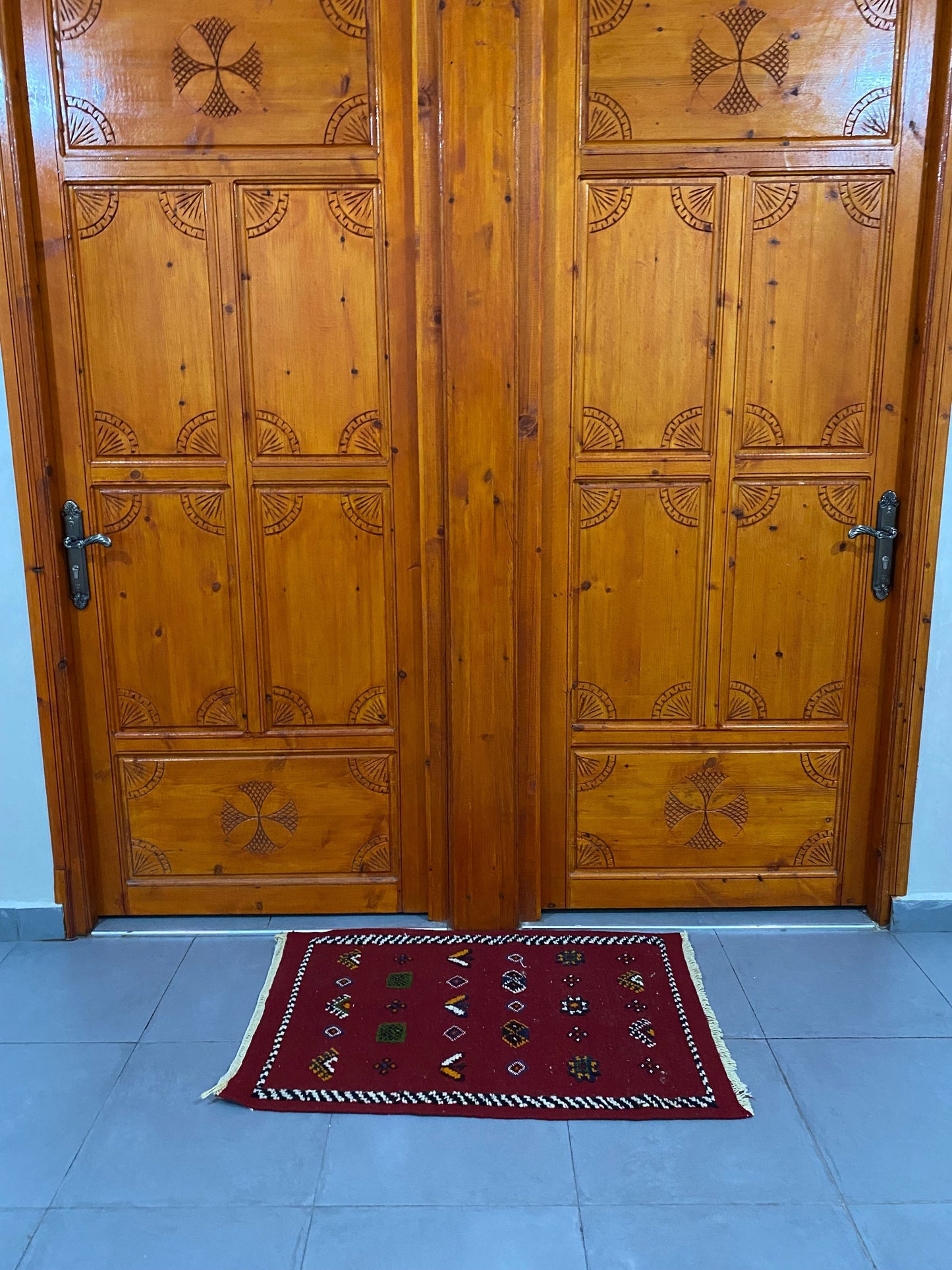 Moroccan Kilim handmade 100%wool berber rugs size is