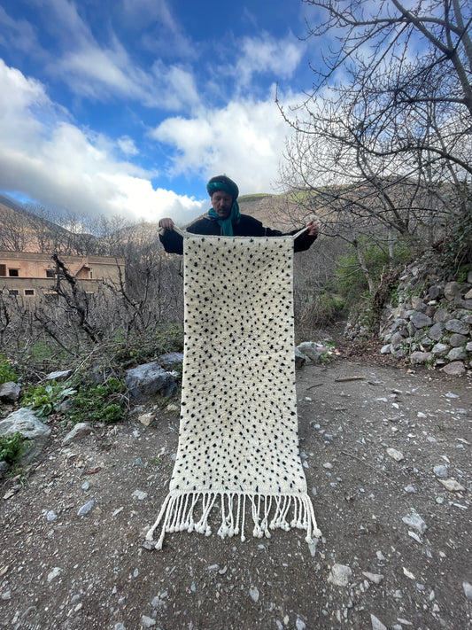 Handmade Beni Ourain Rug –  Minimalist & Boho Chic Vintage Beni Ourain Rug –  available to ship size is 160x60 CM