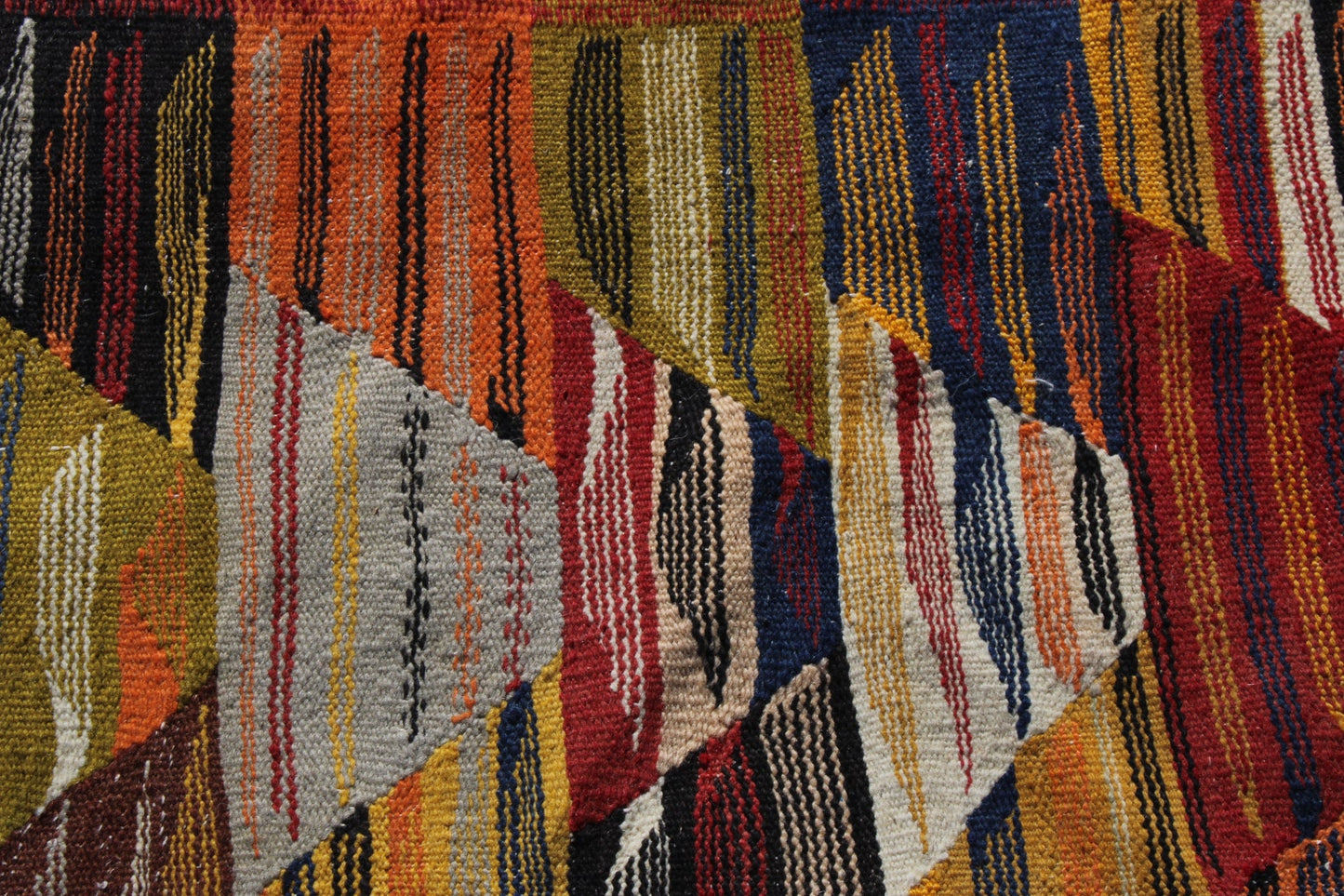 Authentic Moroccan Berber Kilim Rug Picasso Taznakht T63. Handmade tribal rug, expertly woven with traditional craftsmanship 100x050 cm