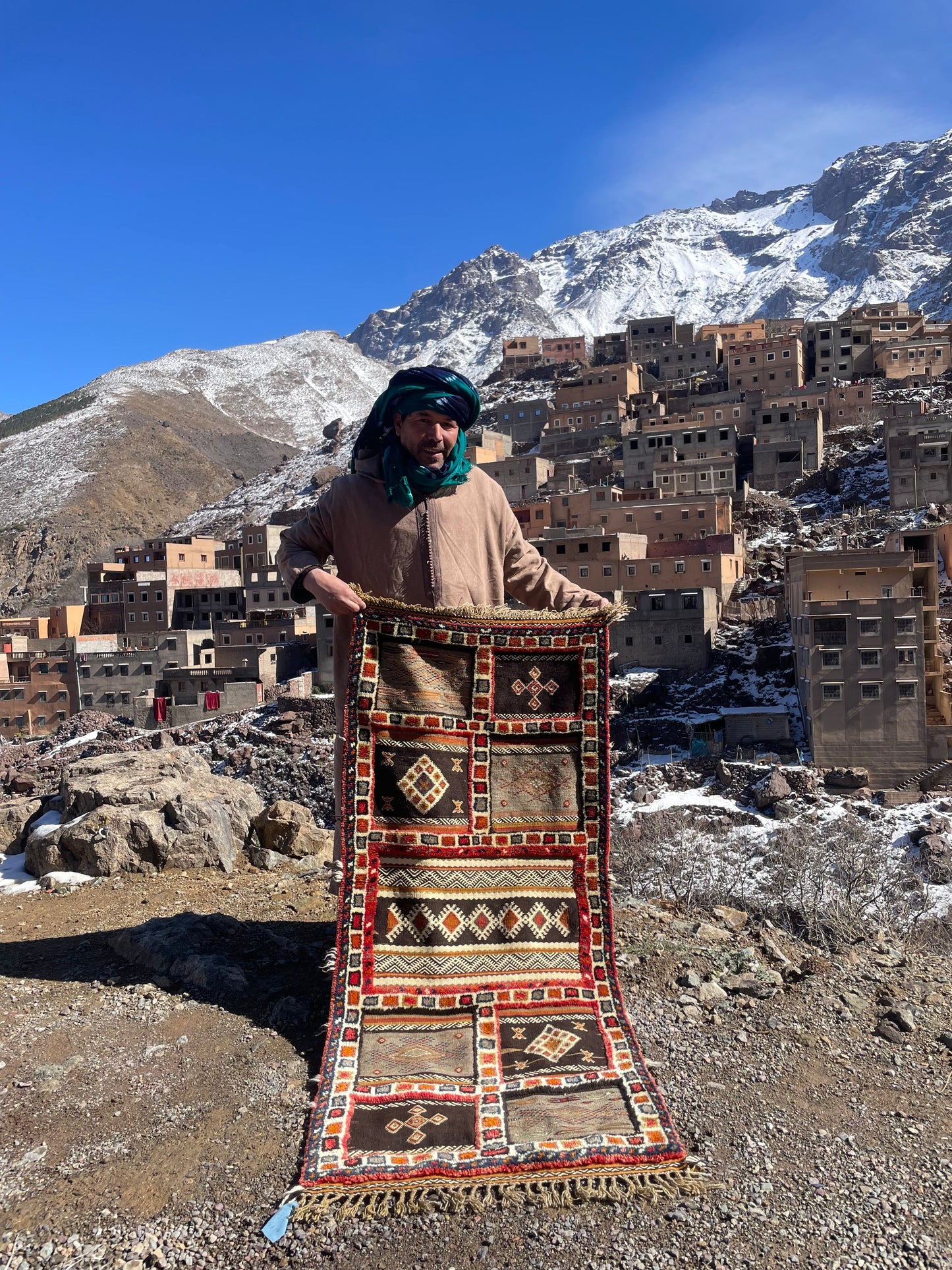 Authentic Moroccan Berber Kilim Rug Picasso Taznakht T63. Handmade tribal rug, expertly woven with traditional craftsmanship 150x60 cm