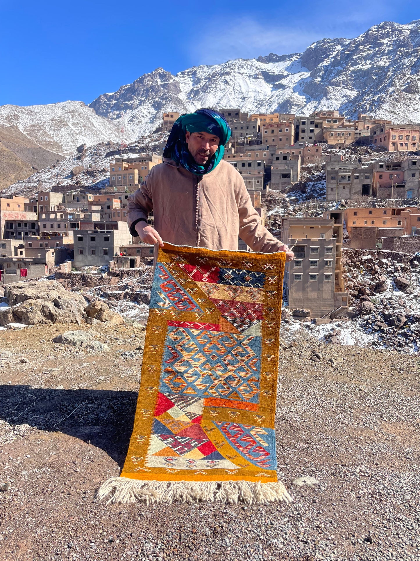 Authentic Moroccan Berber Kilim Rug Picasso Taznakht T63. Handmade tribal rug, expertly woven with traditional craftsmanship 120x060 cm