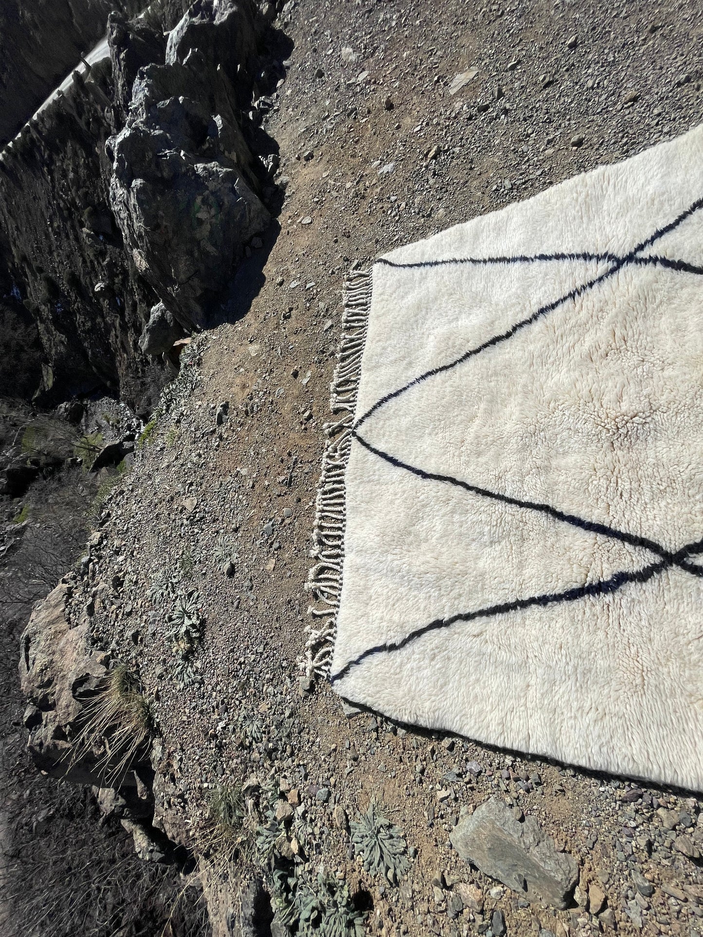 Beni N1 Authentic Moroccan rug, Berber carpet, Genuine Wool rug, Handmade rug, Beni ourain style, Area rug, Tapis berbere, Teppich size is 250x150 centimetre