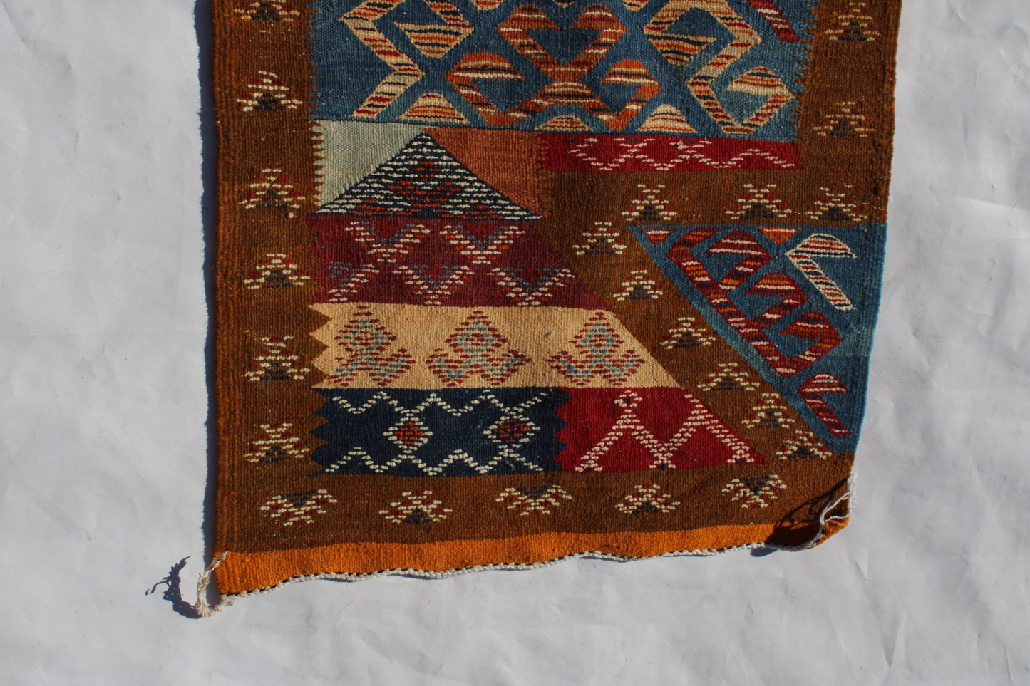 Authentic Moroccan Berber Kilim Rug Picasso Taznakht T63. Handmade tribal rug, expertly woven with traditional craftsmanship 120x060 cm