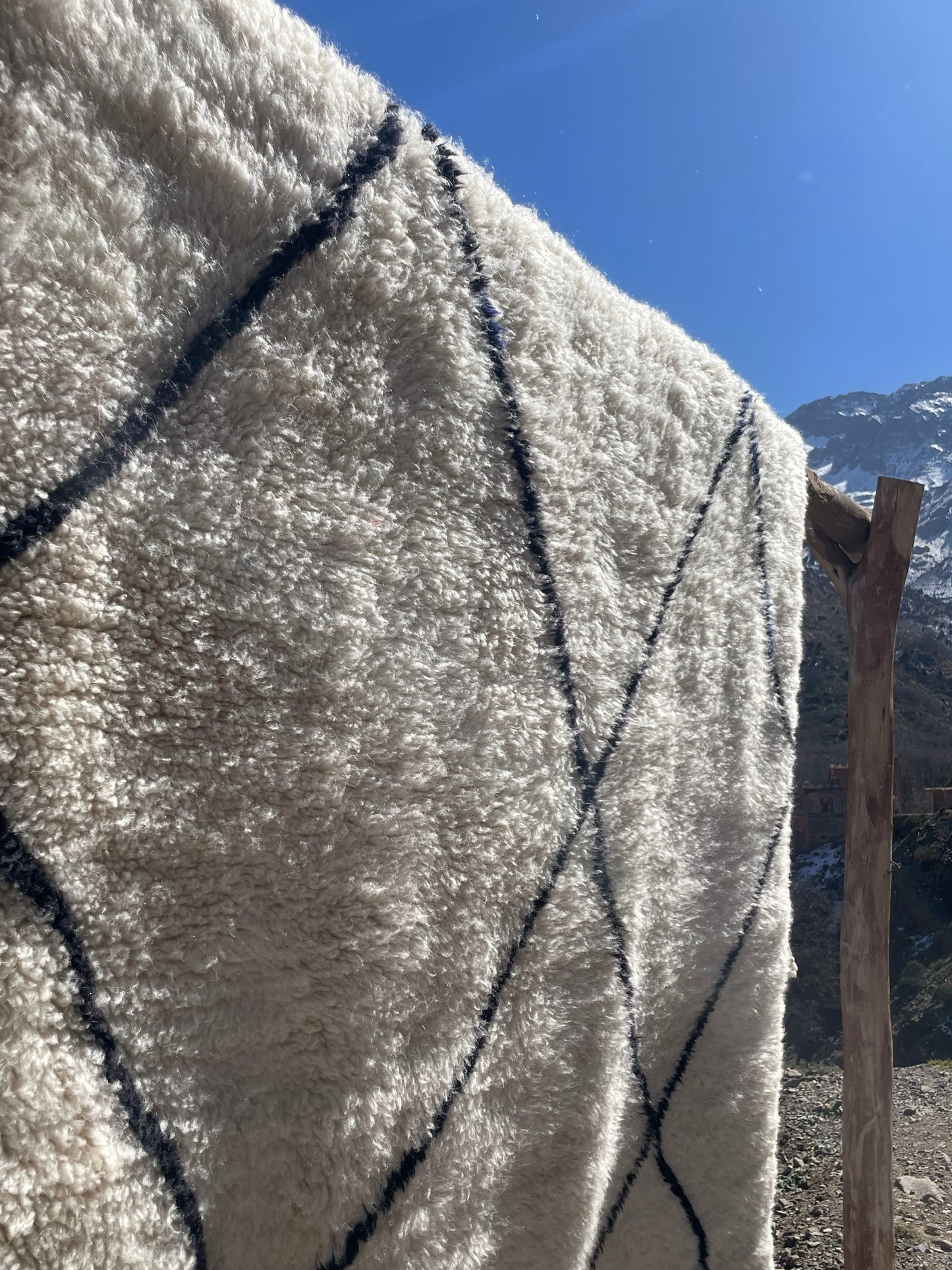 Beni N1 Authentic Moroccan rug, Berber carpet, Genuine Wool rug, Handmade rug, Beni ourain style, Area rug, Tapis berbere, Teppich size is 250x150 centimetre