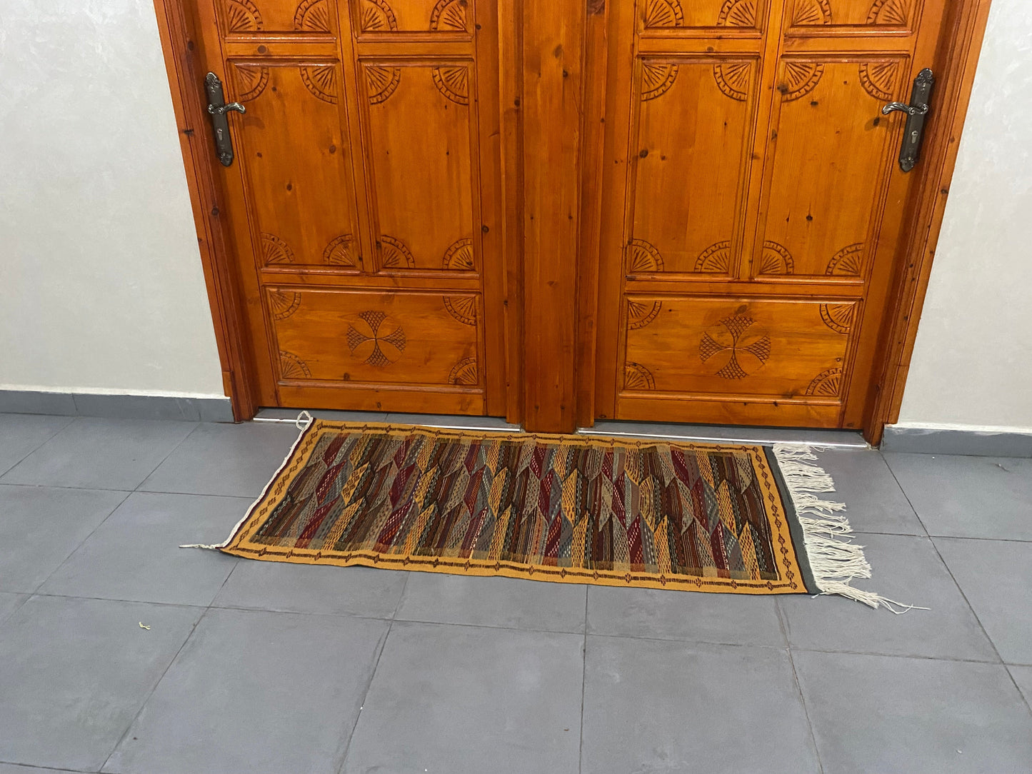 Moroccan Kilim handmade 100%wool berber rugs size is