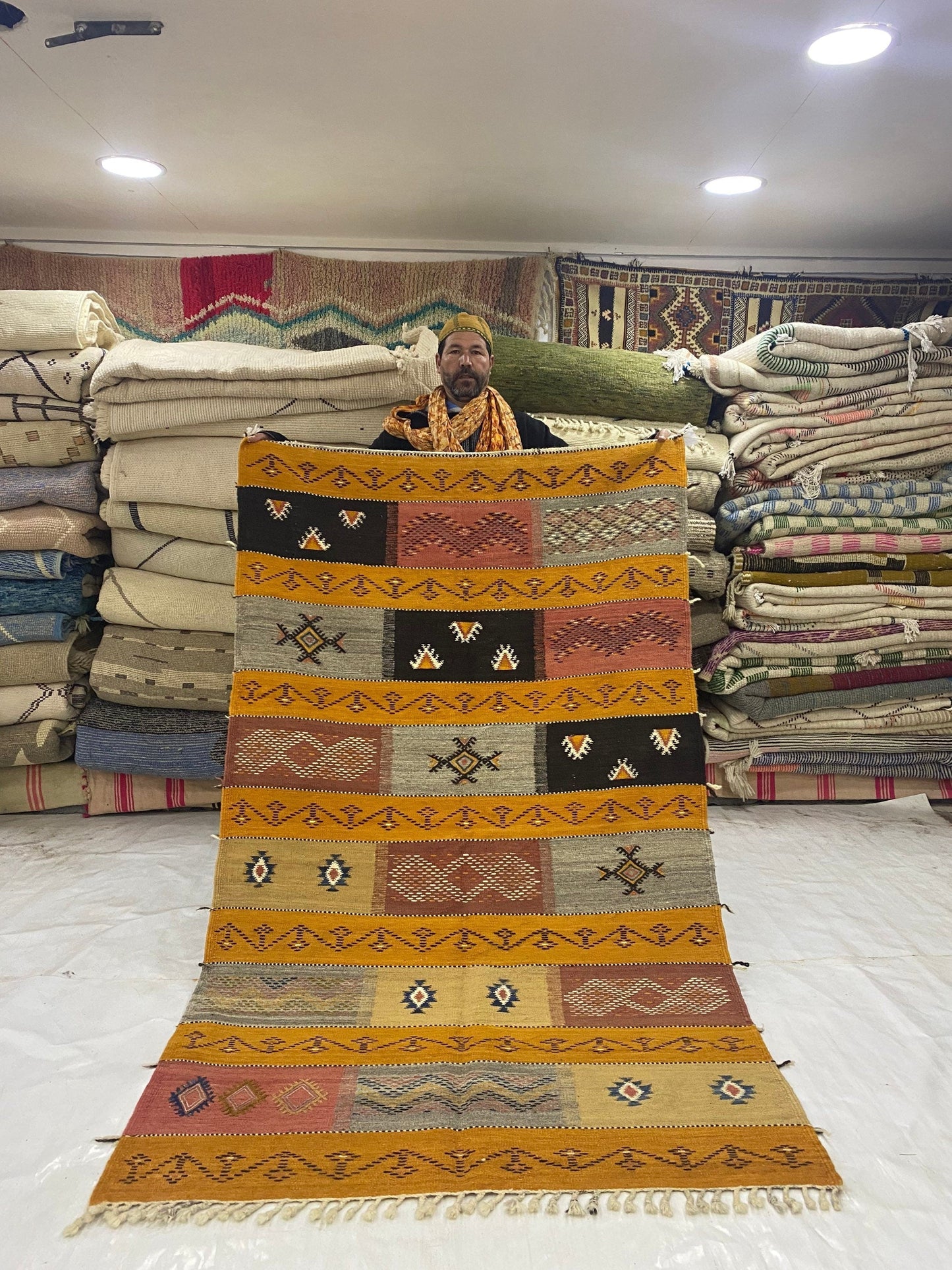 Moroccan carpet Berber rug handmade carpet’s woman’s woven rugs %wool handcrafted. Size 220x230 cm