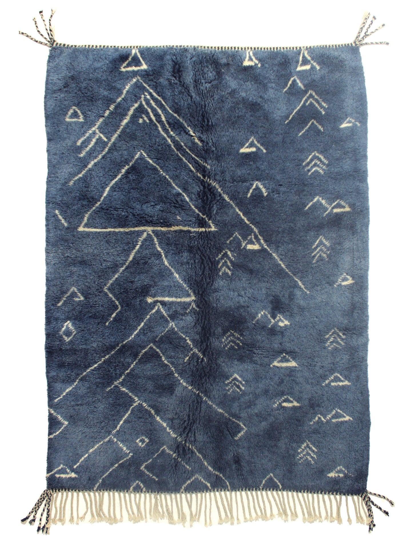 Rug Reverie: Discover the Magic of Moroccan Beni Ourain Elegance"