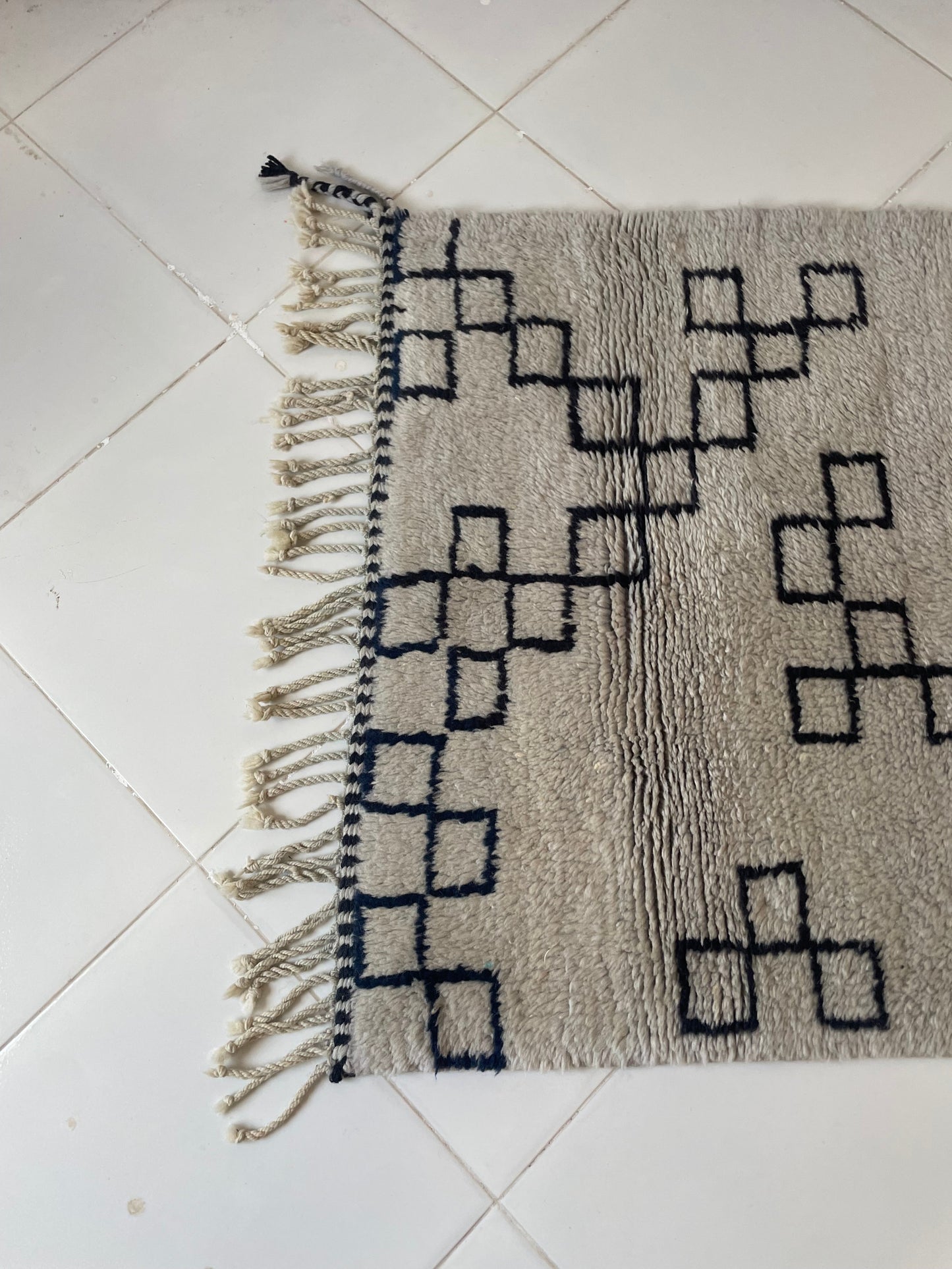 Authentic Moroccan Rugs Handmade Berber Moroccan Rugs Large Rugs for Living Rooms Modern Moroccan Rug Designs size is 200x80 cm