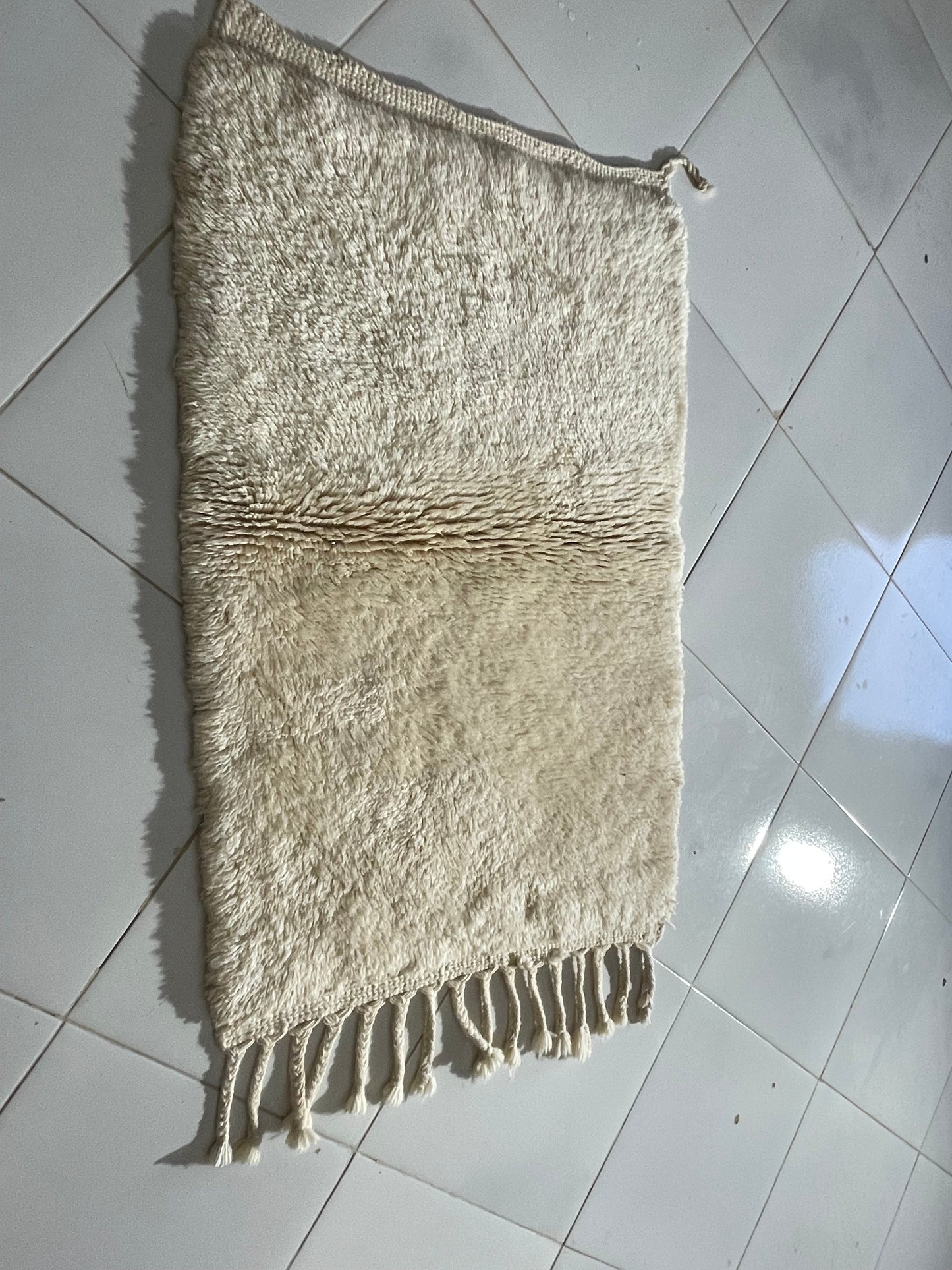 Authentic Beni Imlil Moroccan Rug – Thick Wool Ivory Carpet – Handmade in Atlas Mountains size 120x70 cm