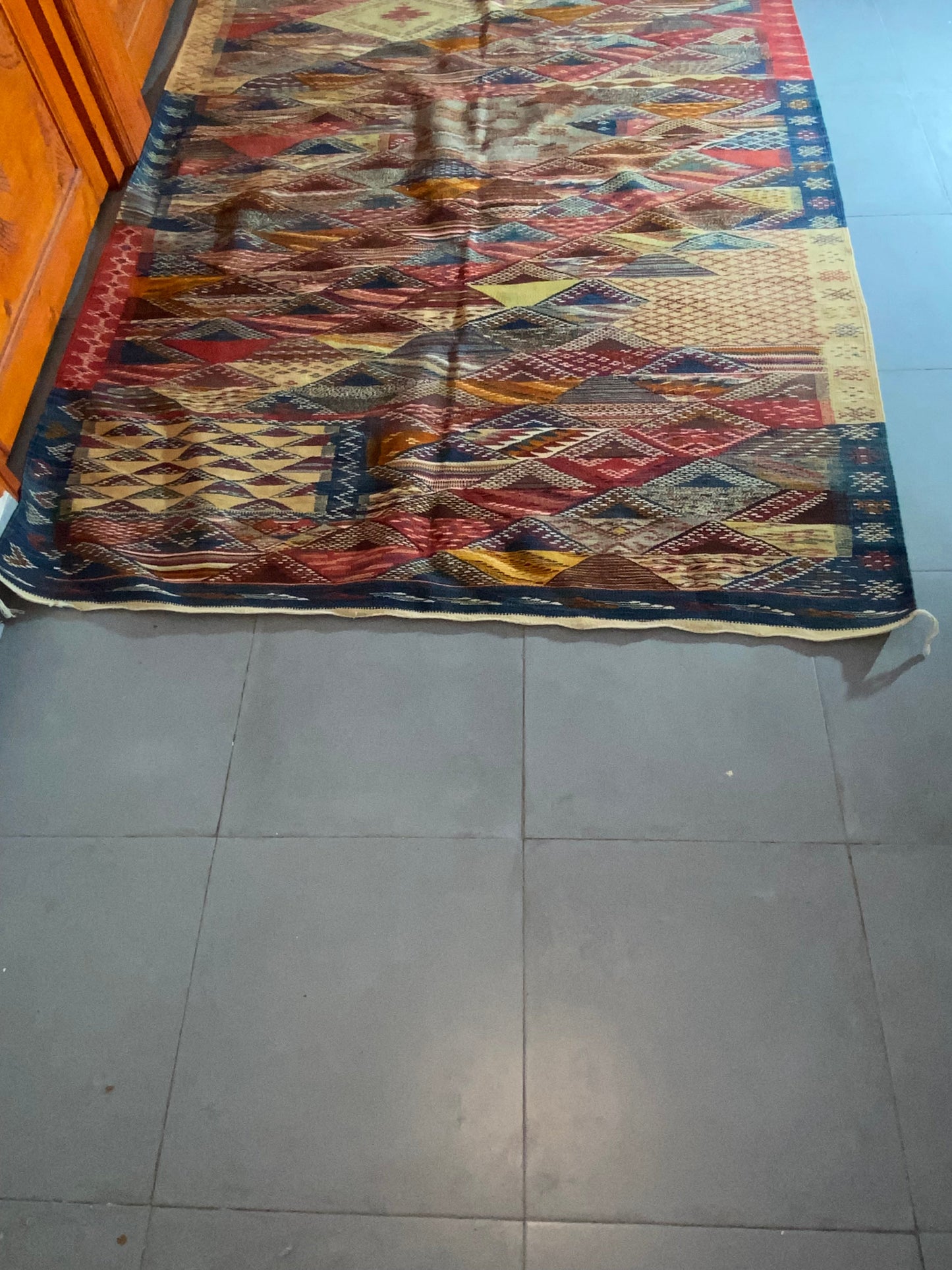 Moroccan  Kilim  handmade 100%wool berber  rugs.  size is 255x155 cm