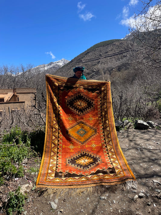 Morocco rugs, vintage handmade wool, this rug online, for sell, Available to ship, 100% wool, Size is 252x154 cm