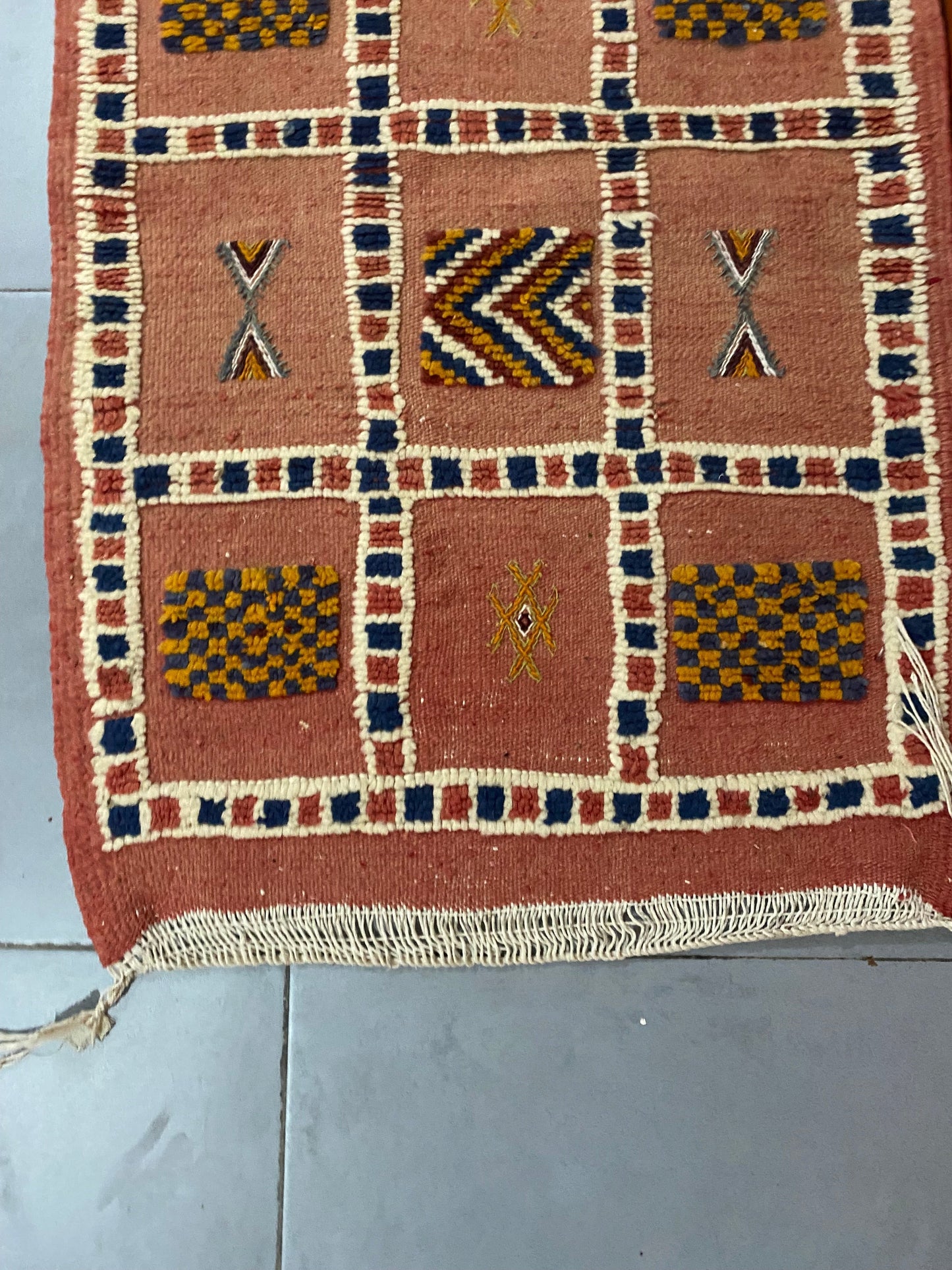 Moroccan  Kilim  handmade 100%wool berber  rugs  size is