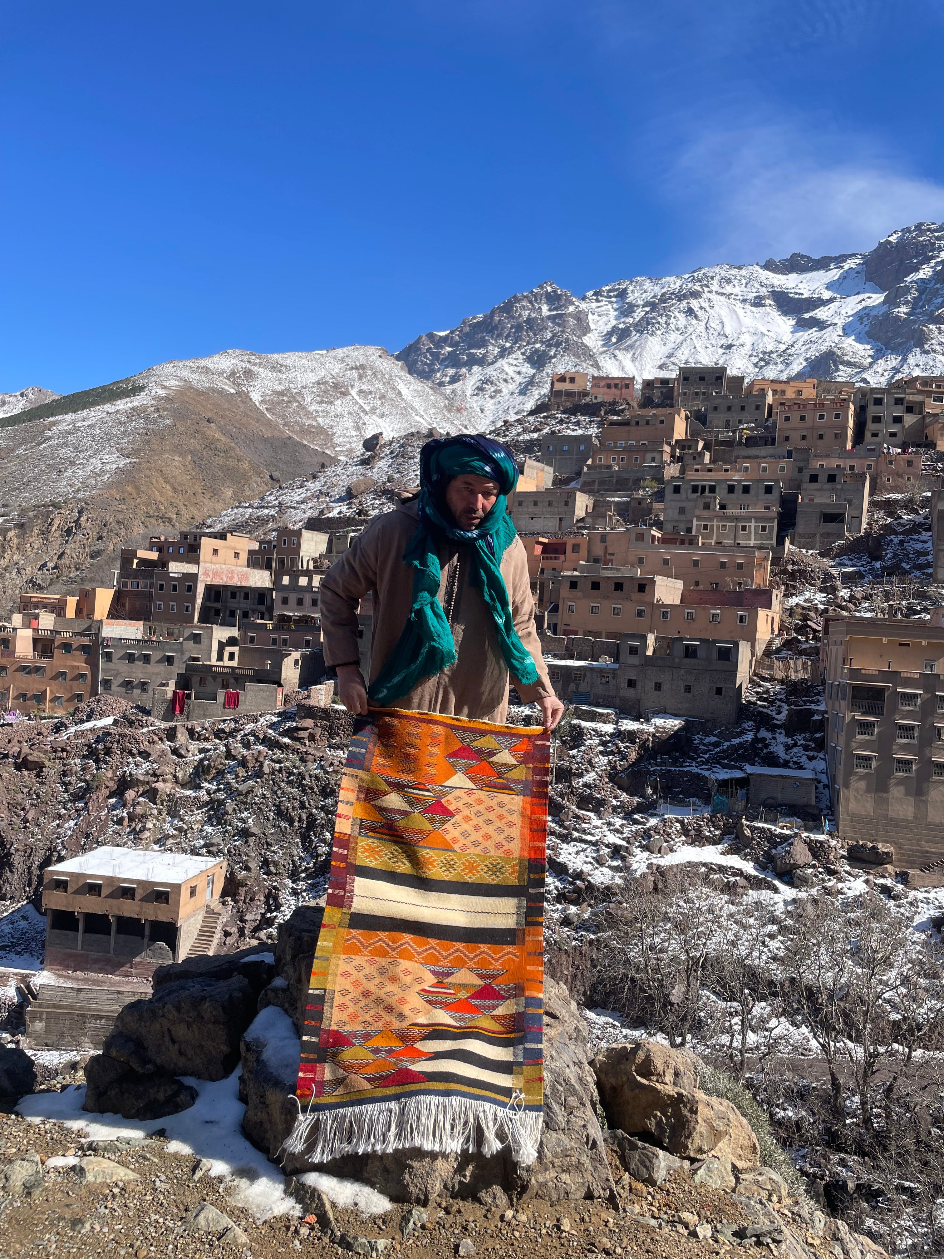 Authentic Moroccan Berber Kilim Rug  Picasso Taznakht T63. Handmade tribal rug, expertly woven with traditional craftsmanship 120x060 cm