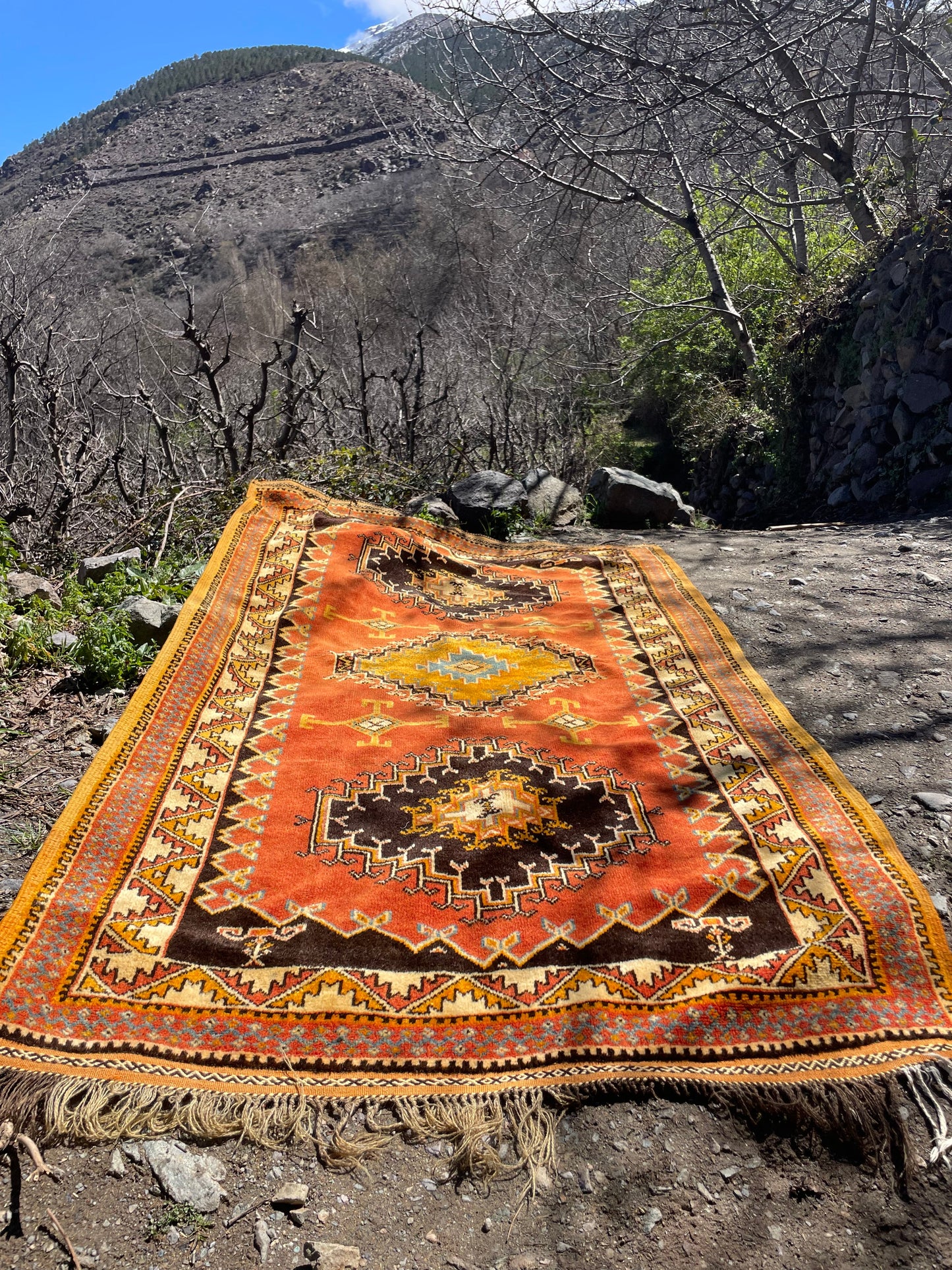 Morocco rugs, vintage handmade wool, this rug online, for sell, Available to ship, 100% wool, Size is 252x154 cm
