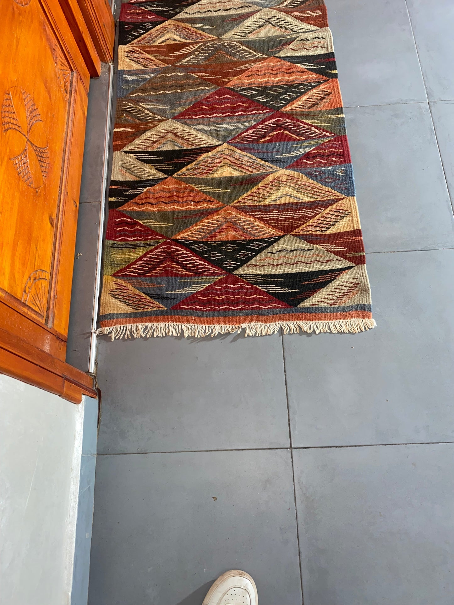 Moroccan  Kilim  handmade 100%wool berber  rugs.  size is 160x062 cm