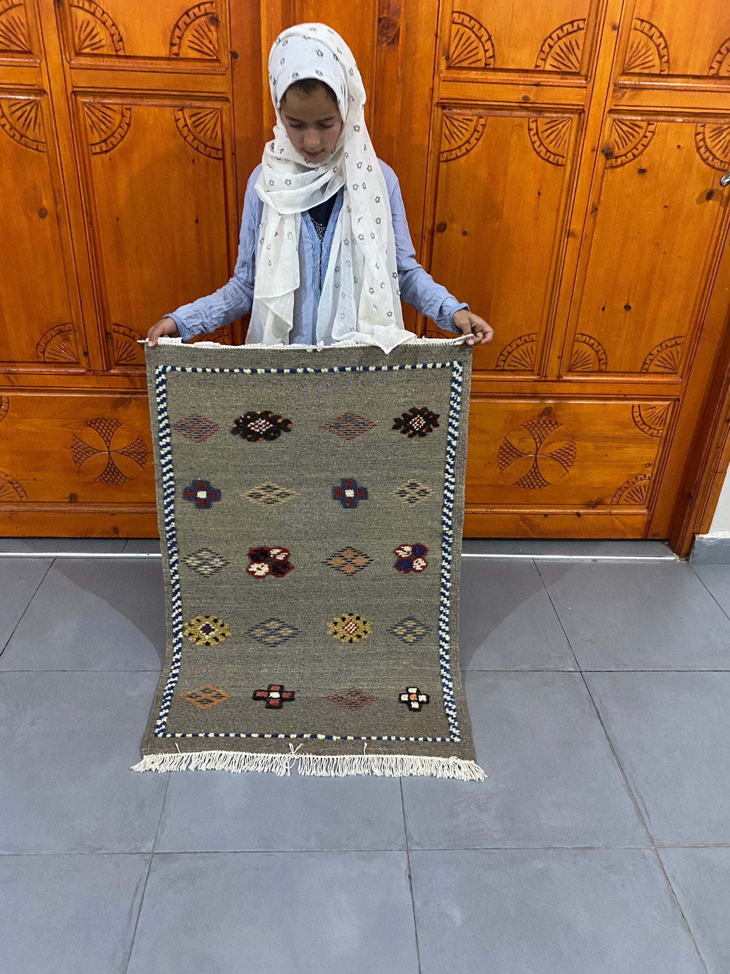 Moroccan  Kilim  handmade 100%wool berber  rugs  size is