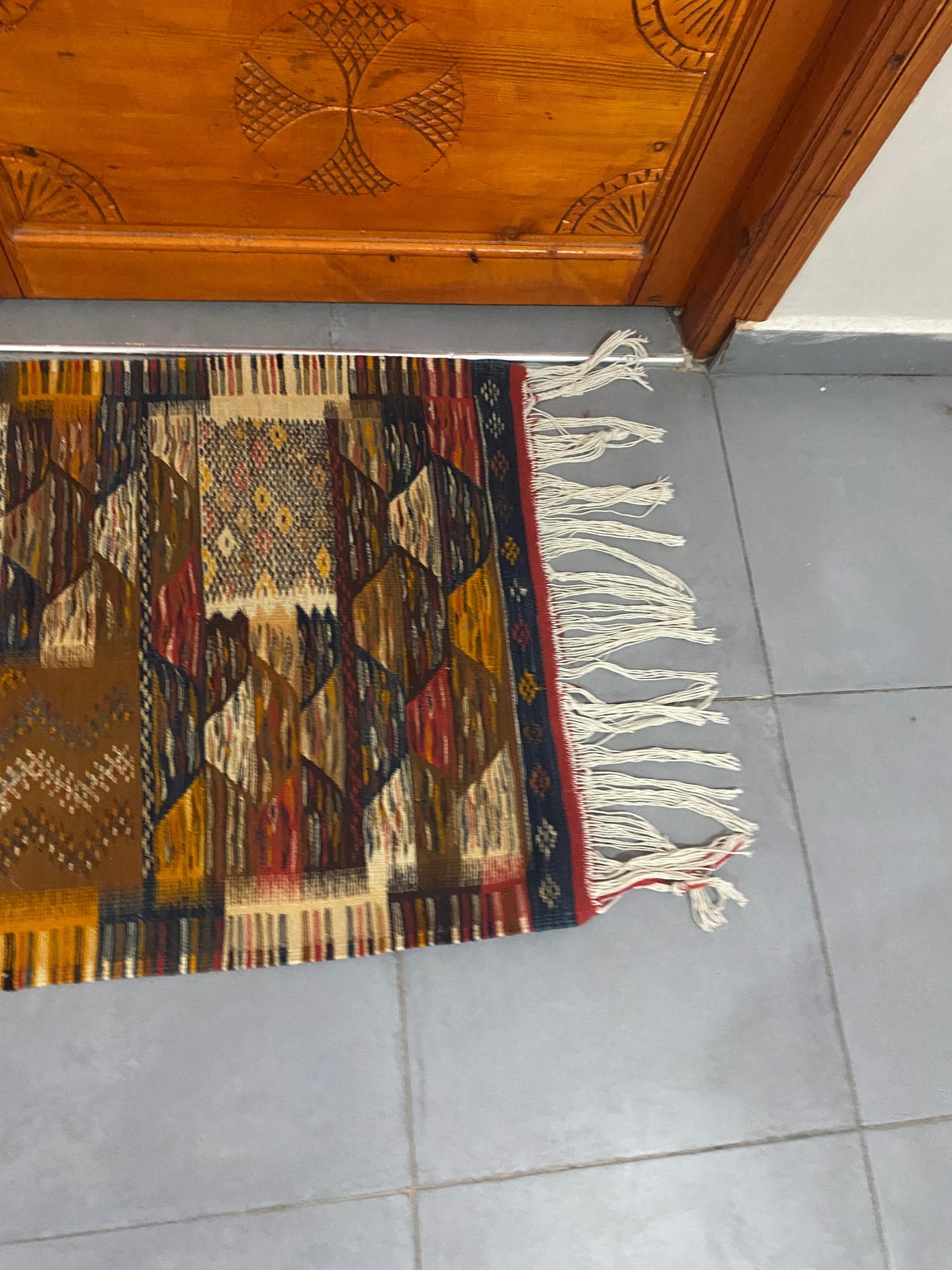 Moroccan  Kilim  handmade 100%wool berber  rugs  size is