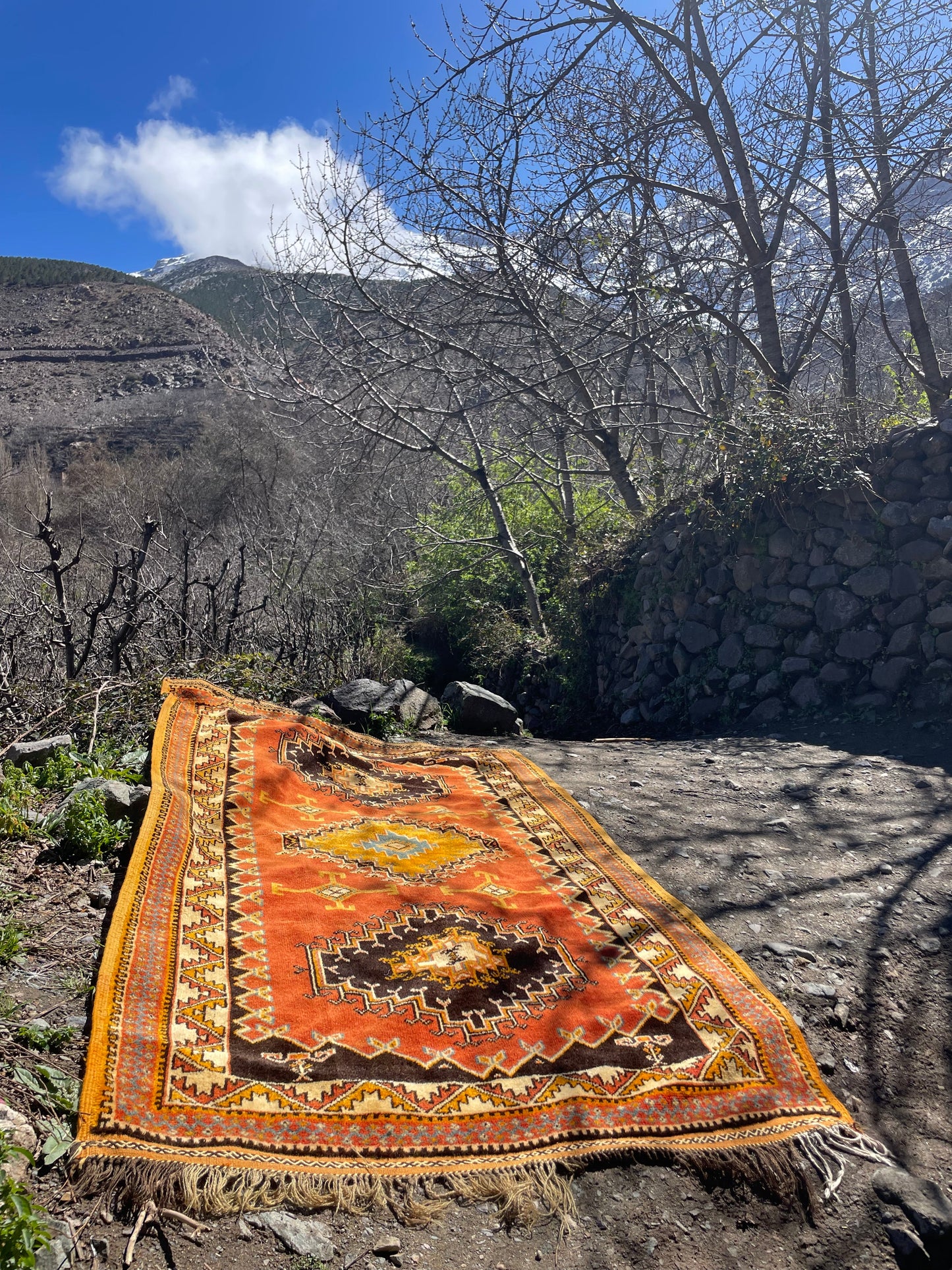 Morocco rugs, vintage handmade wool, this rug online, for sell, Available to ship, 100% wool, Size is 252x154 cm