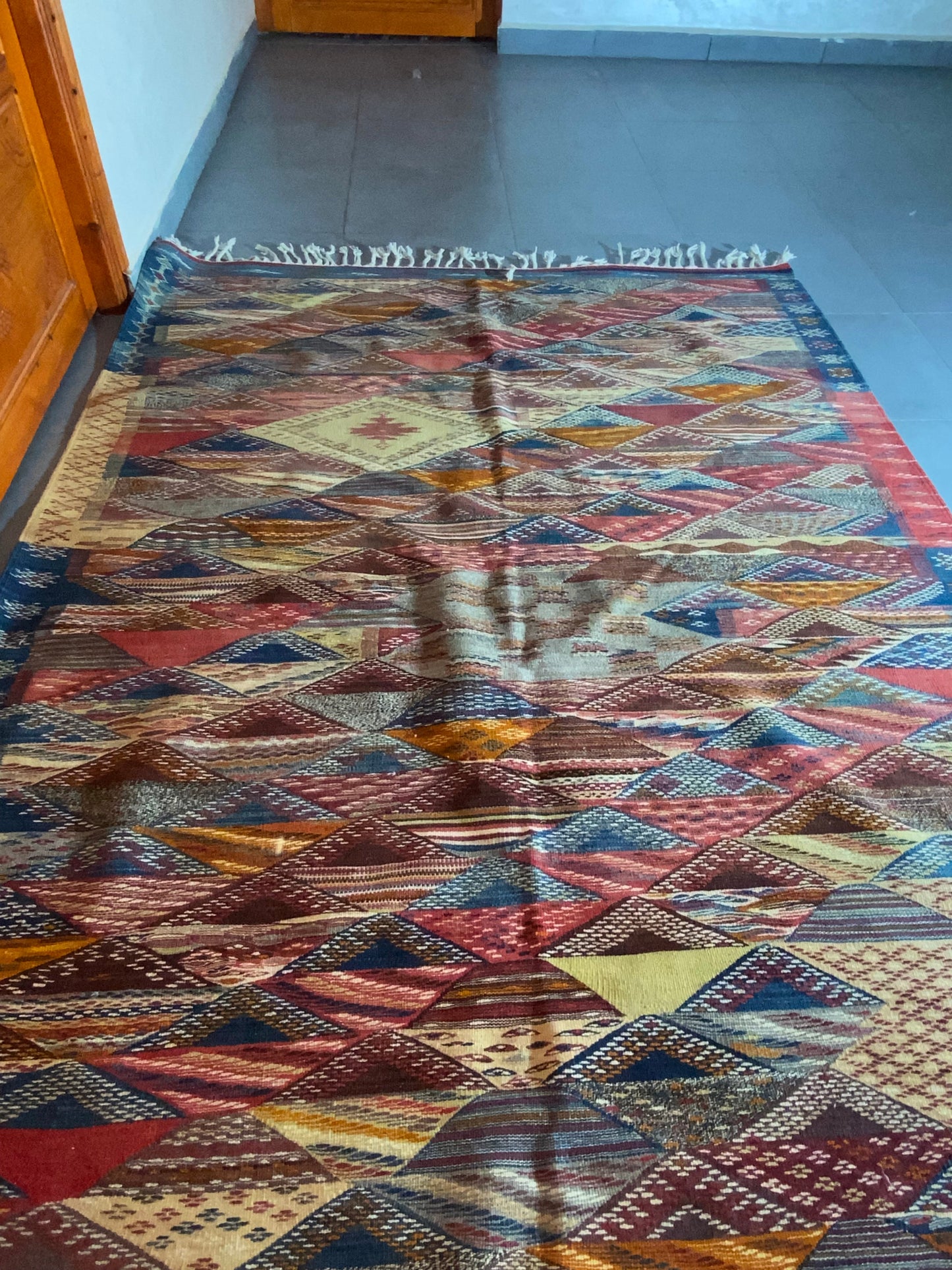 Moroccan  Kilim  handmade 100%wool berber  rugs.  size is 255x155 cm