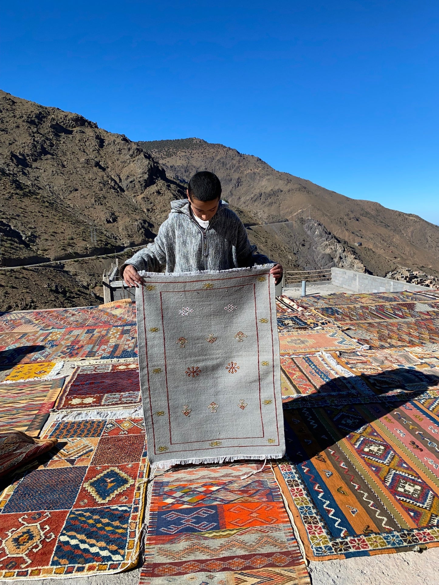 Moroccan  Kilim  handmade 100%wool berber  rugs  size is