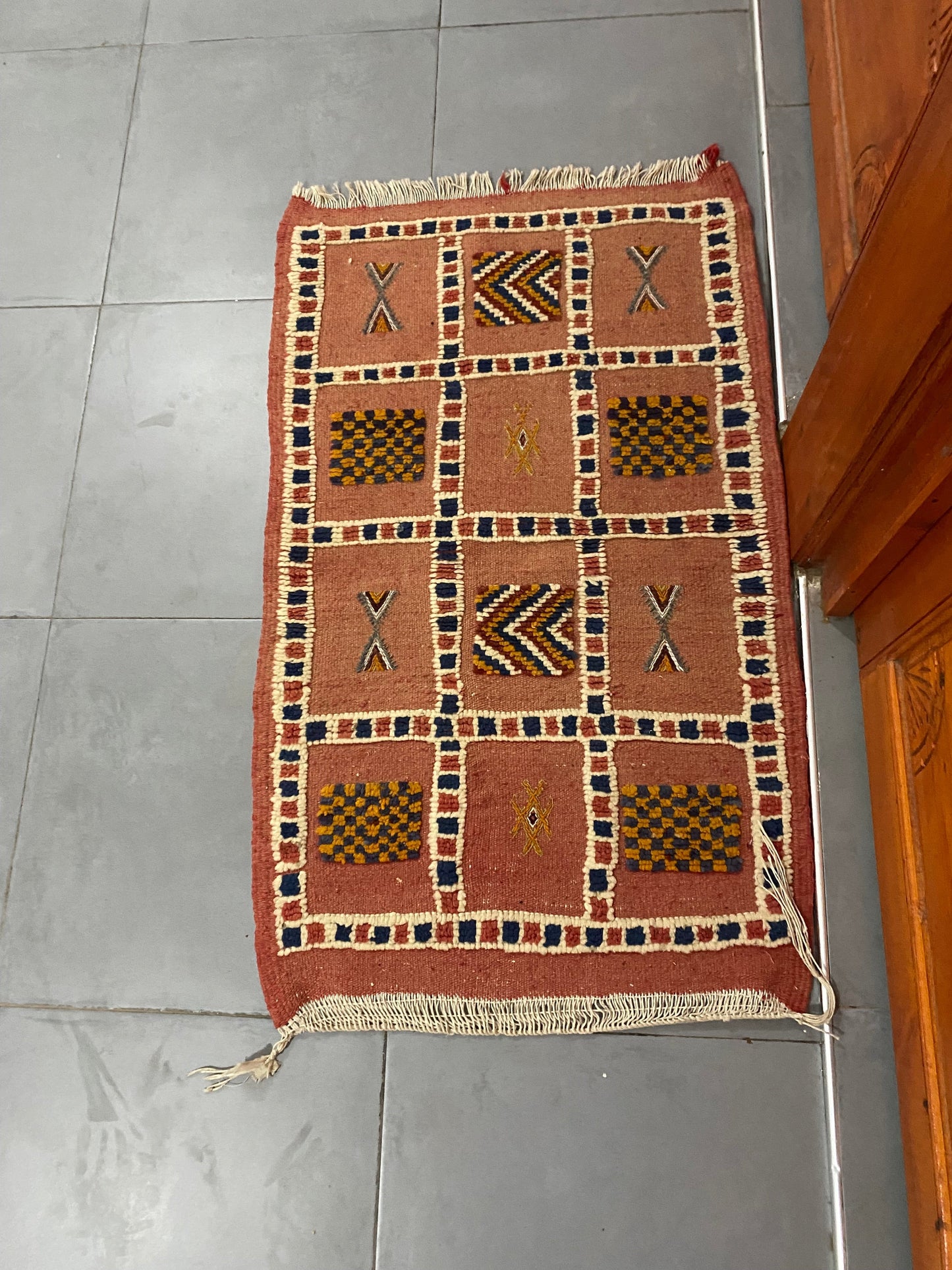 Moroccan  Kilim  handmade 100%wool berber  rugs  size is