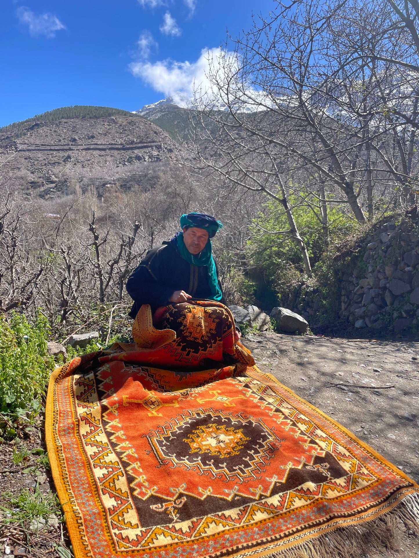 Morocco rugs, vintage handmade wool, this rug online, for sell, Available to ship, 100% wool, Size is 252x154 cm