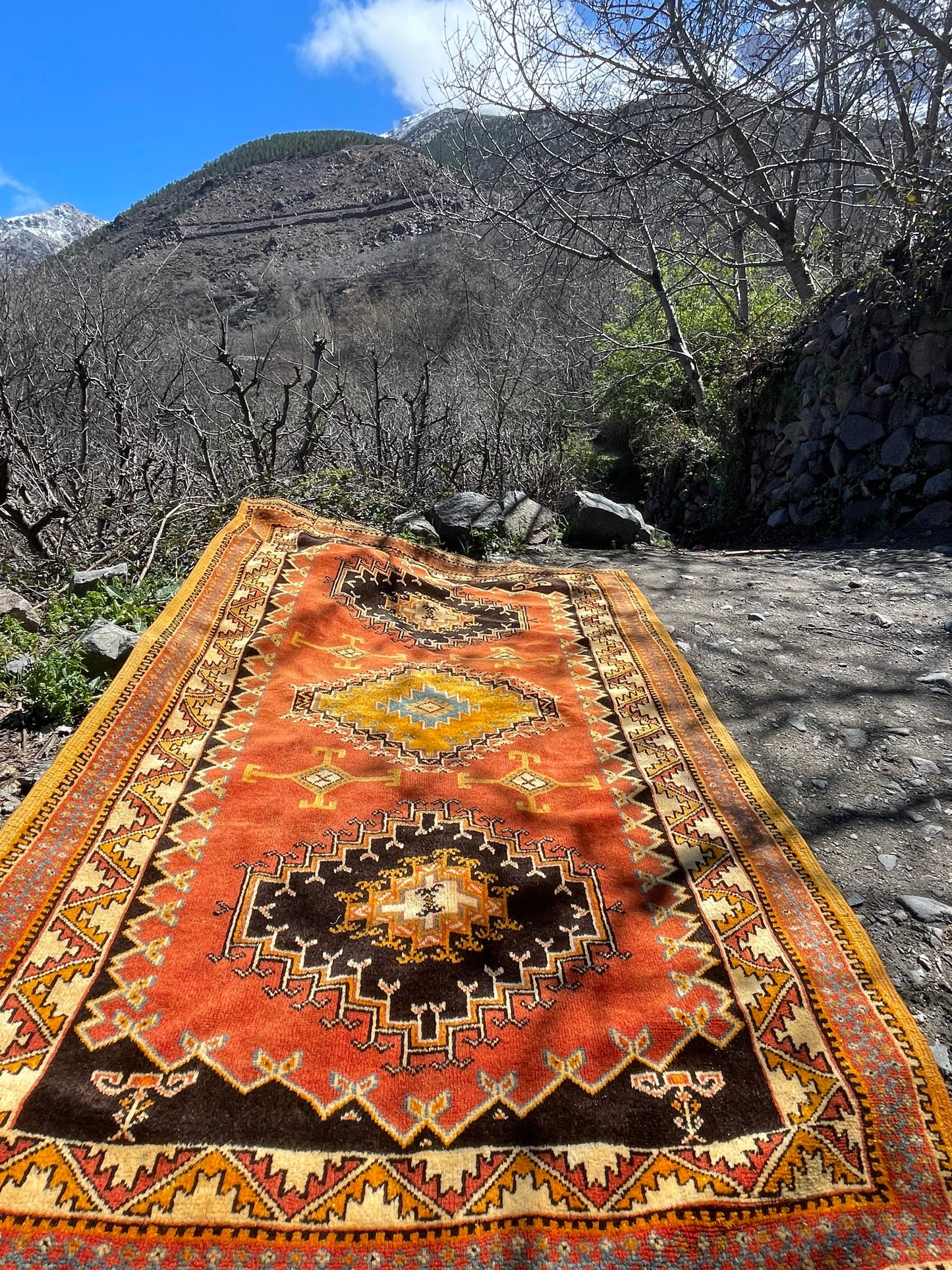 Morocco rugs, vintage handmade wool, this rug online, for sell, Available to ship, 100% wool, Size is 252x154 cm