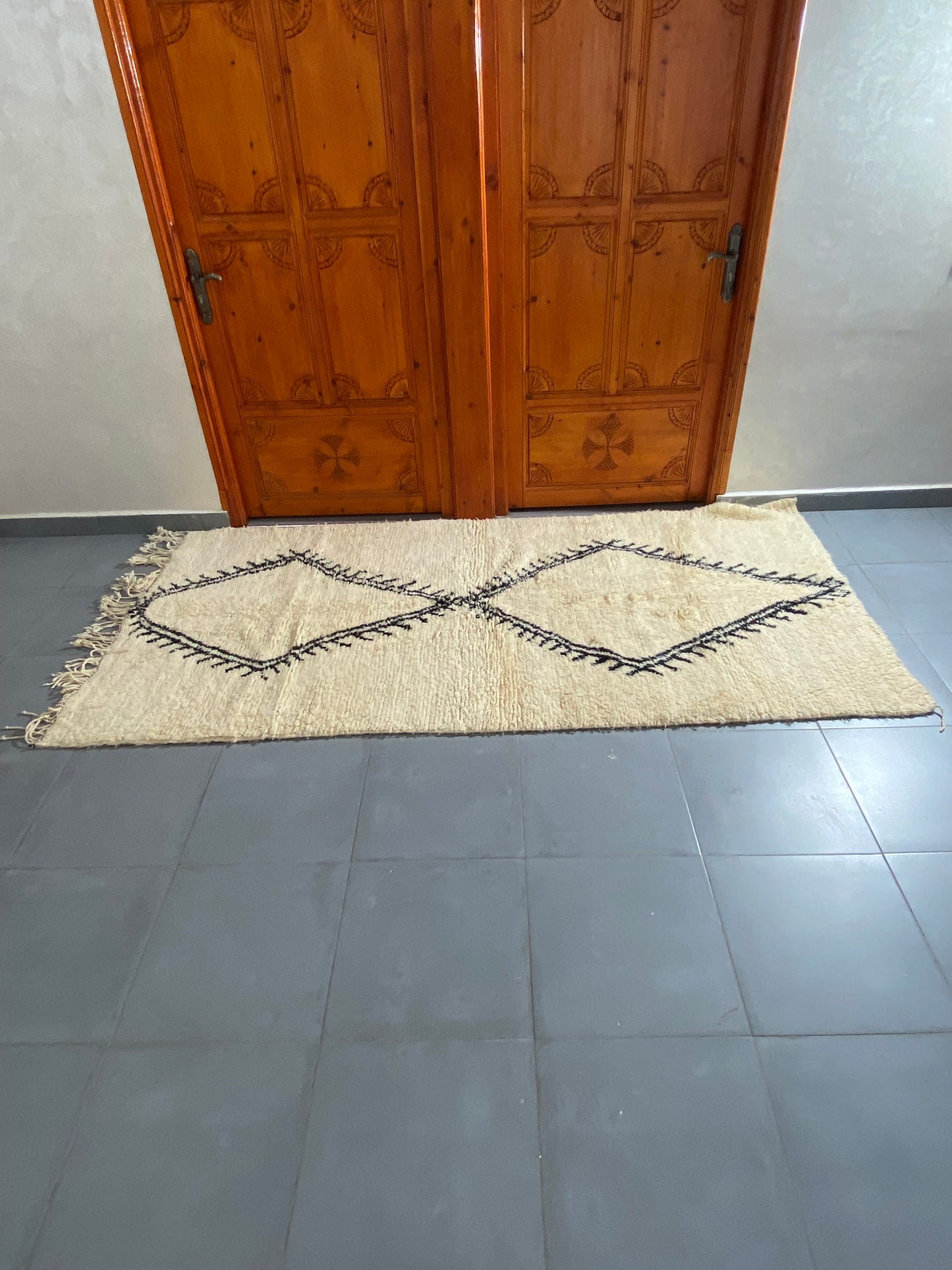 Azilal Carpets are traditional handwoven rugs  rugs handmade hand woven rugs	 hand knotted wool rugrugs vintage size is 230x150 cm