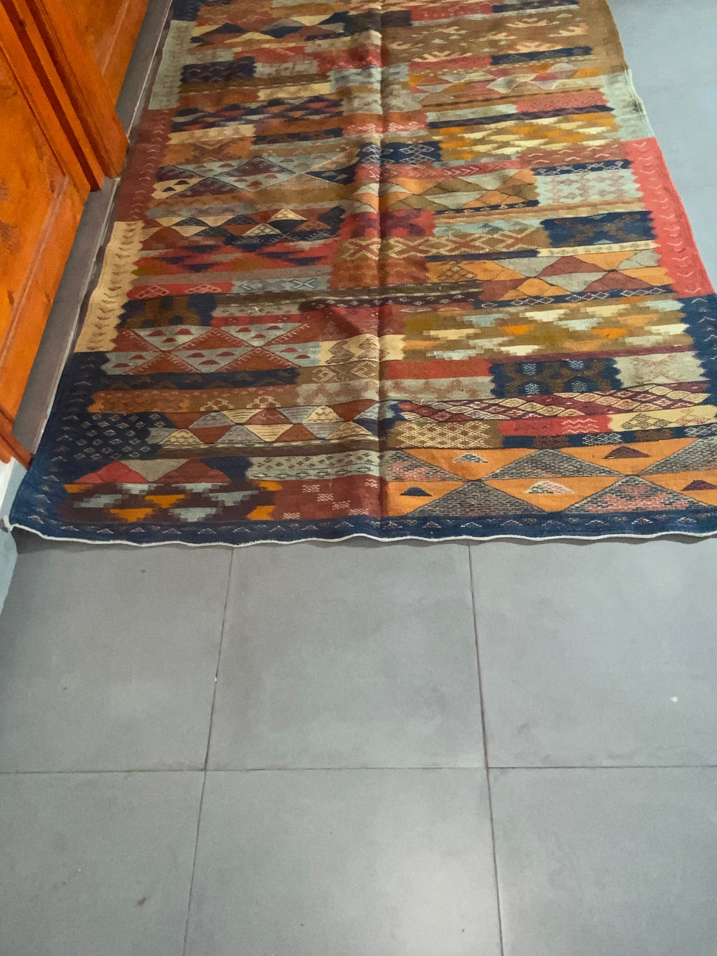 Moroccan  Kilim  handmade 100%wool berber  rugs.  size is. 260x140 cm