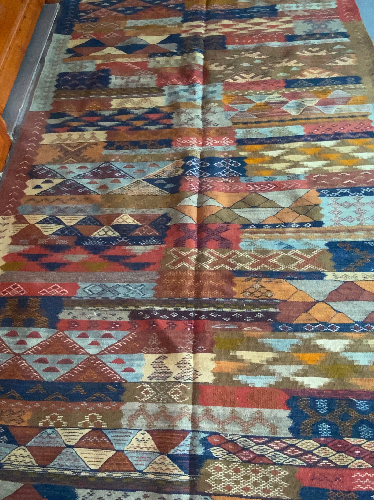 Moroccan  Kilim  handmade 100%wool berber  rugs.  size is. 260x140 cm