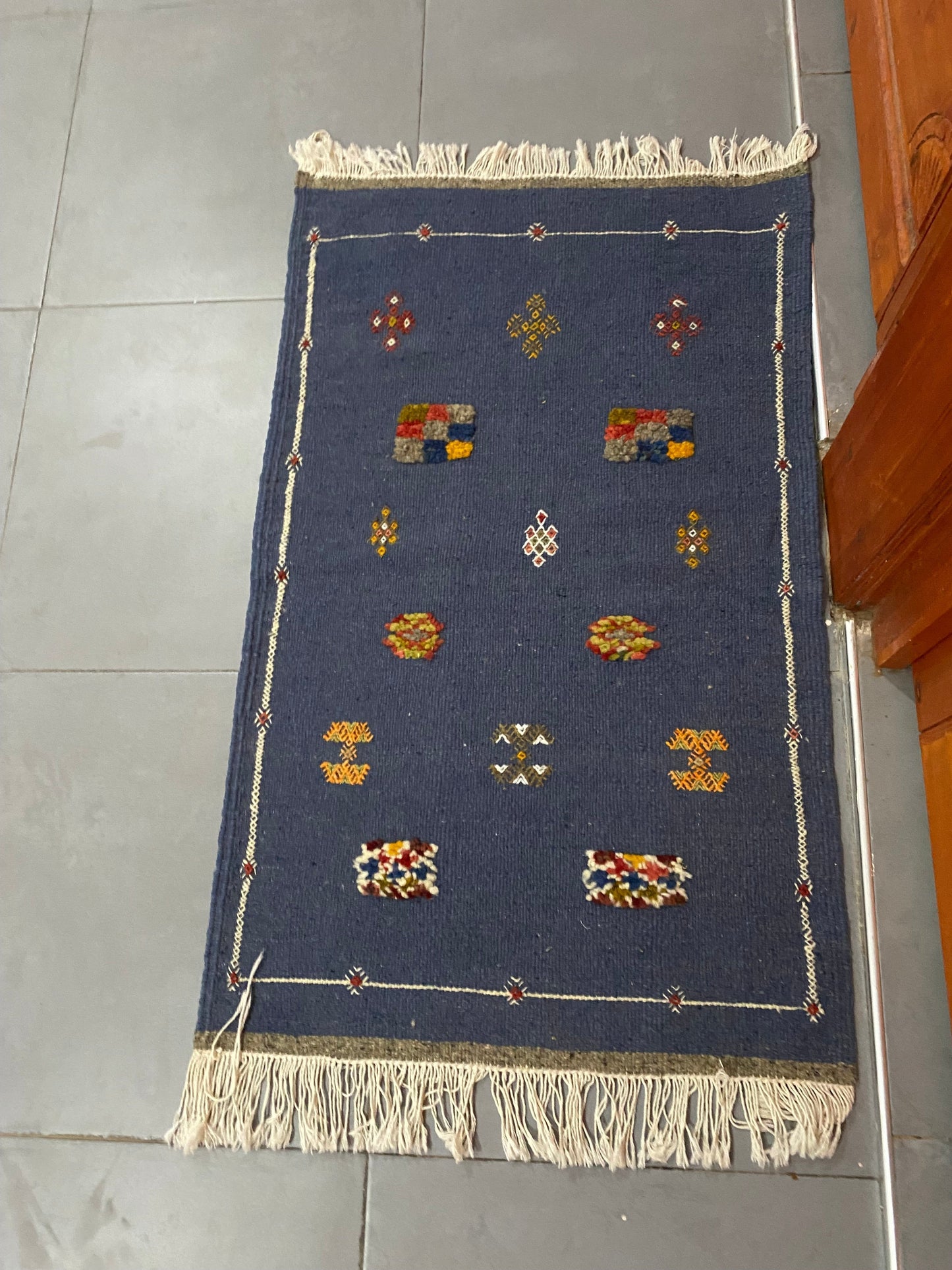 Moroccan  Kilim  handmade 100%wool berber  rugs  size is