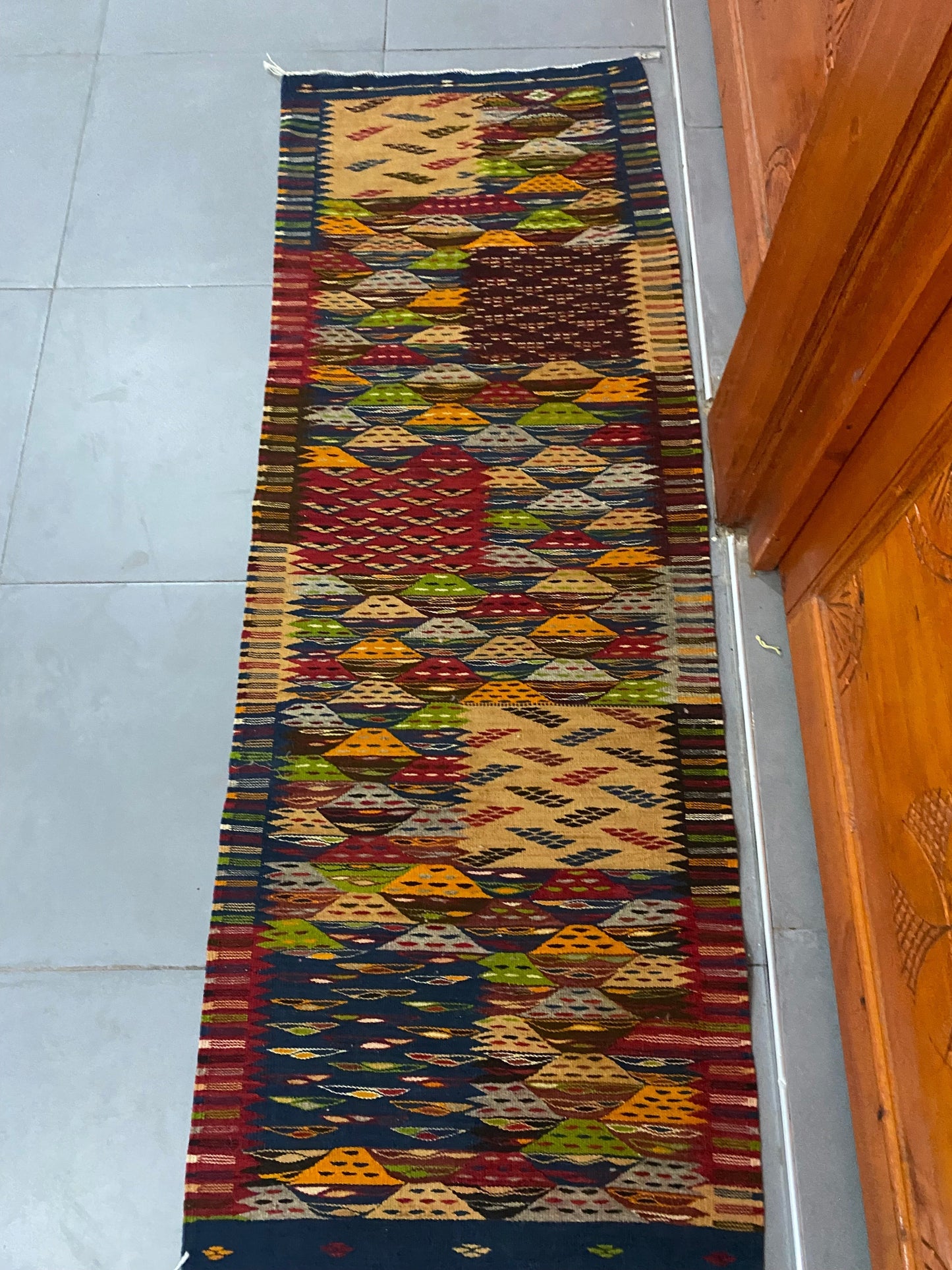 Moroccan  Kilim  handmade 100%wool berber  rugs  size is