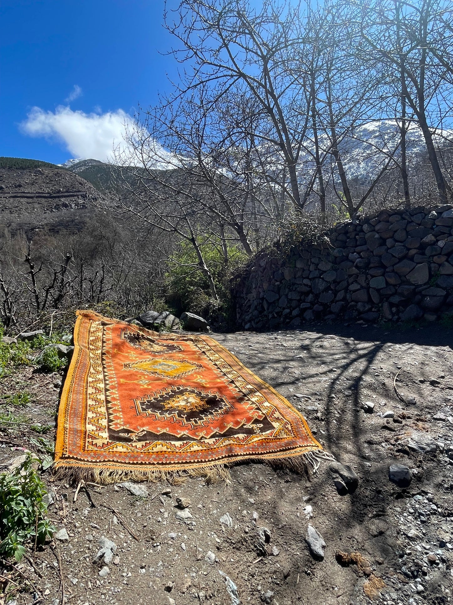 Morocco rugs, vintage handmade wool, this rug online, for sell, Available to ship, 100% wool, Size is 252x154 cm