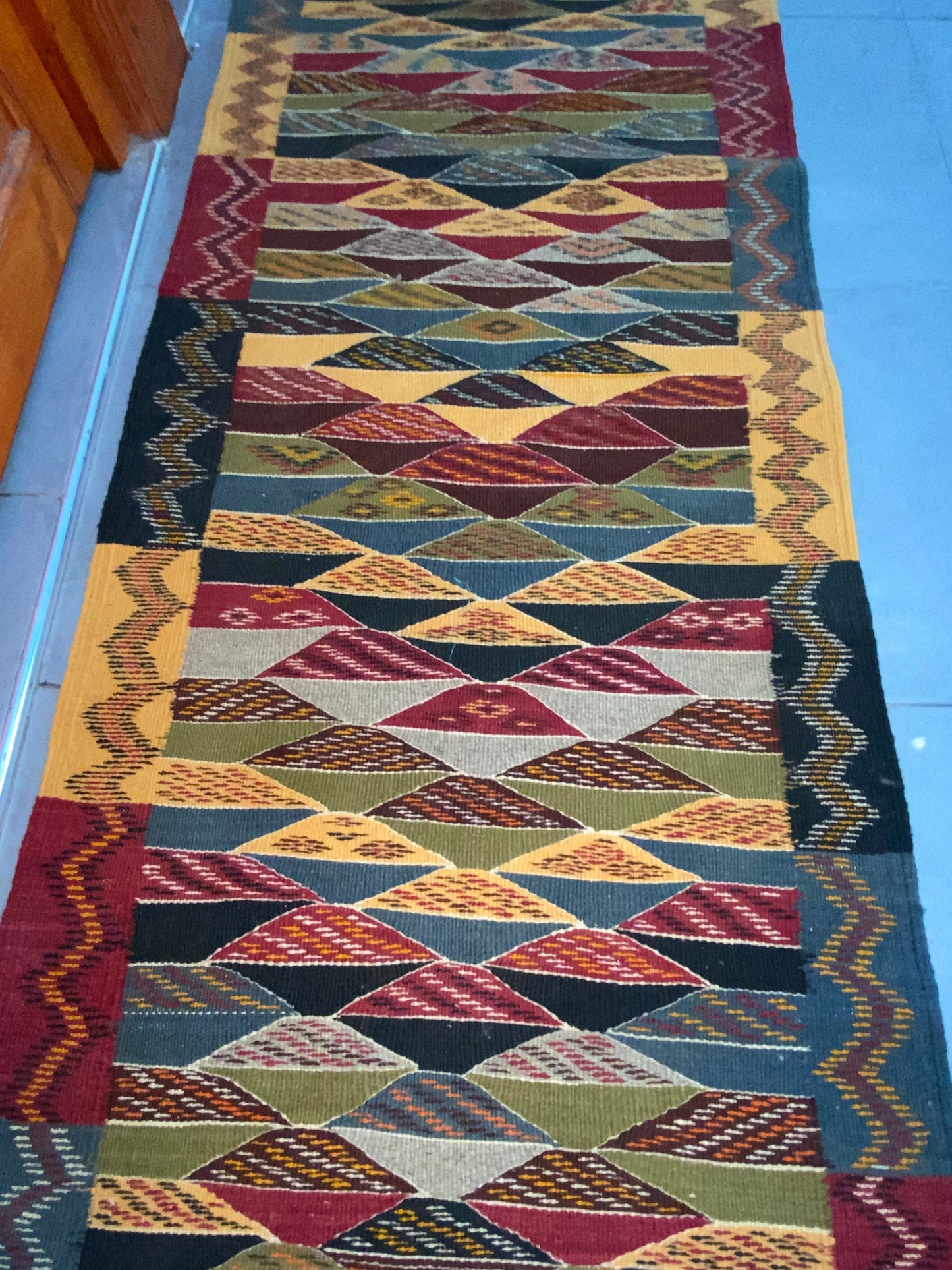 Moroccan  Kilim  handmade 100%wool berber  rugs.  size is  295x070 cm