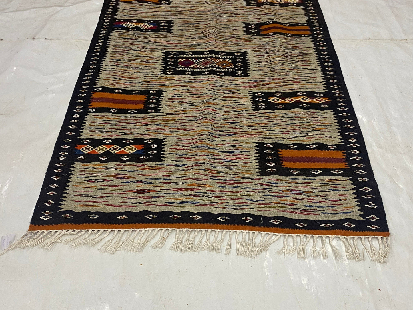 Moroccan carpet Berber rug handmade carpet’s woman’s woven rugs %wool handcrafted.   Size 170z120 cm