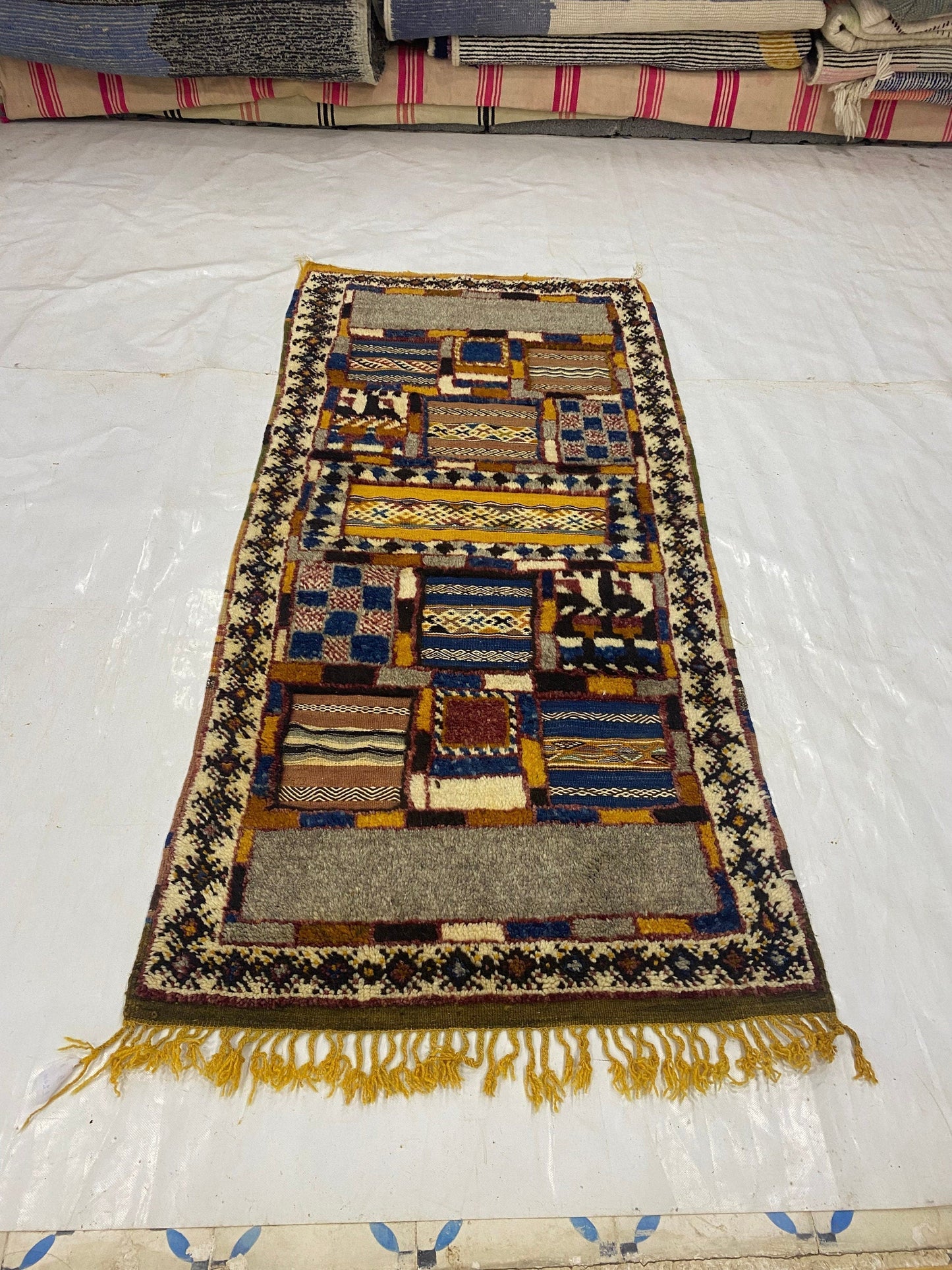 Moroccan carpet Berber rug handmade carpet’s woman’s woven rugs %wool handcrafted.   Size 170x80 cm