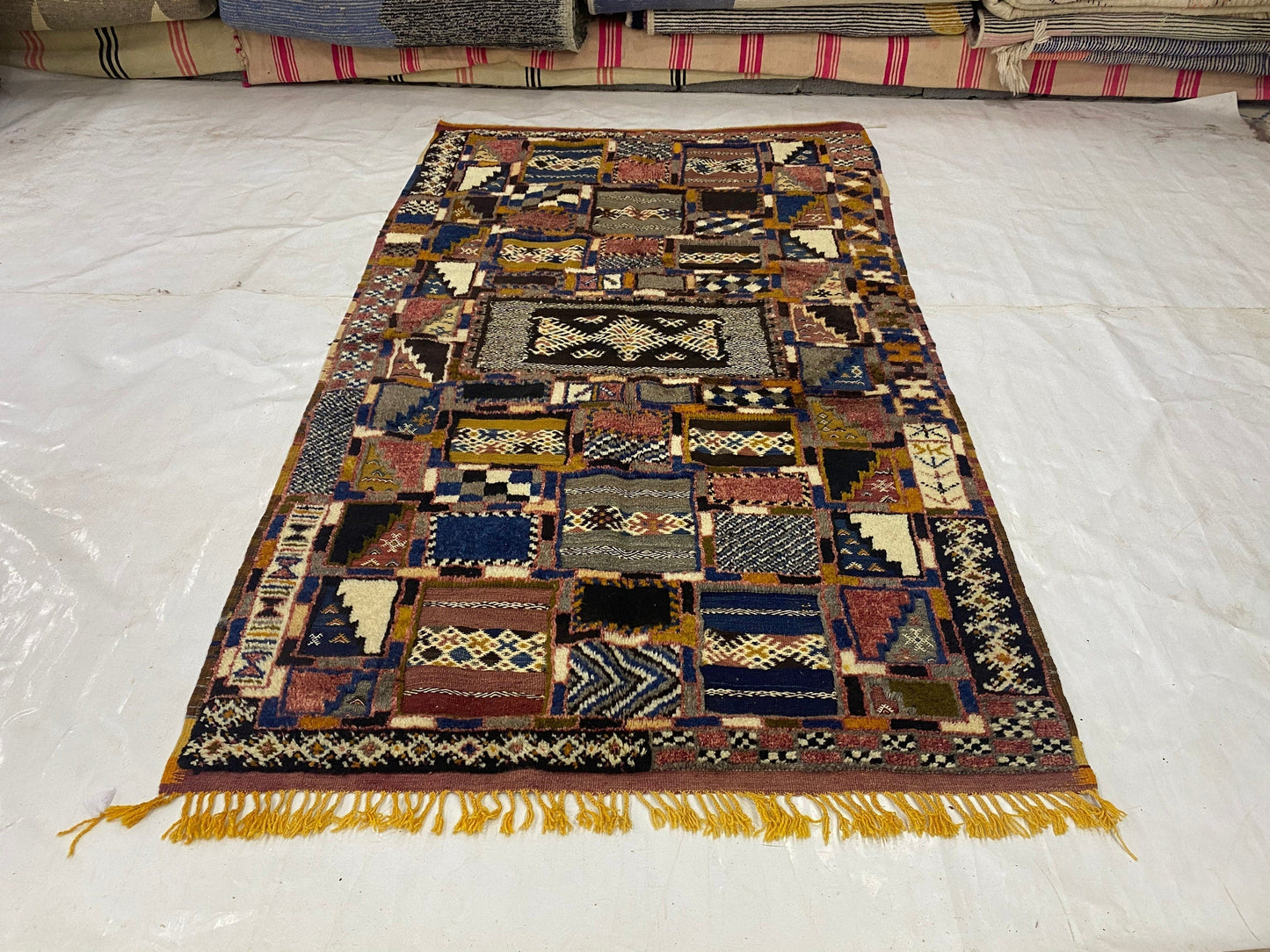 Moroccan carpet Berber rug handmade carpet’s woman’s woven rugs %wool handcrafted.   Size 220x130 cm