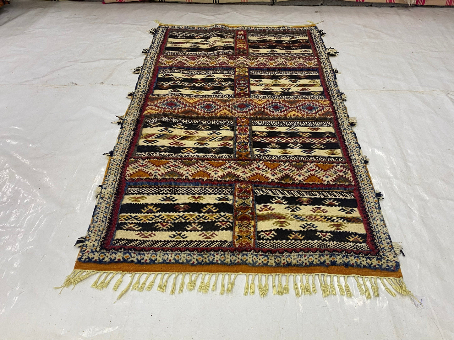 Moroccan carpet Berber rug handmade carpet’s woman’s woven rugs %wool handcrafted.   Size 220x110 cm