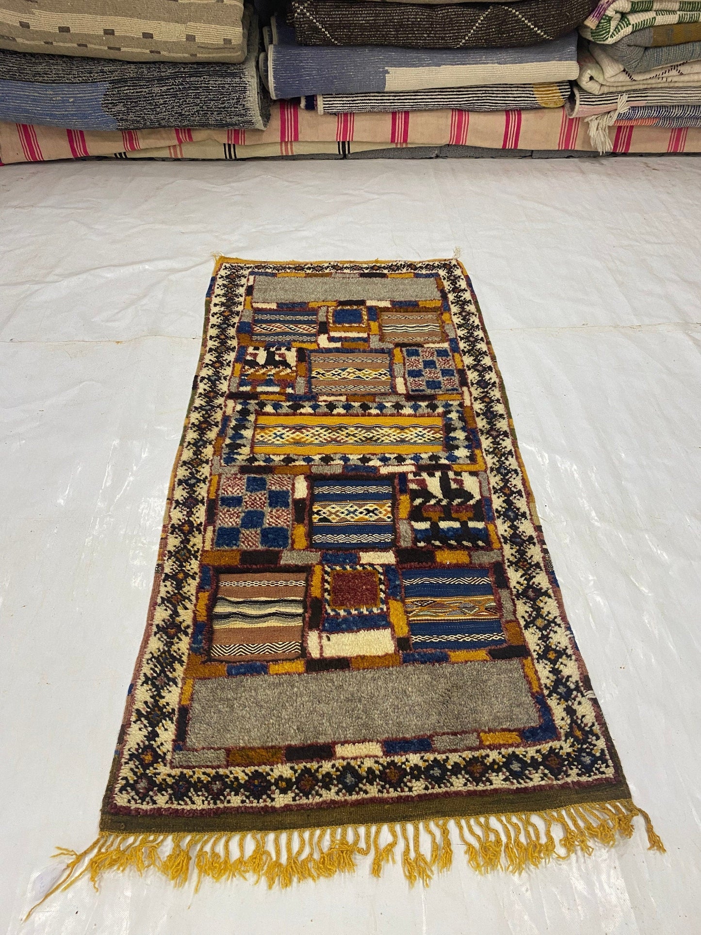 Moroccan carpet Berber rug handmade carpet’s woman’s woven rugs %wool handcrafted.   Size 170x80 cm