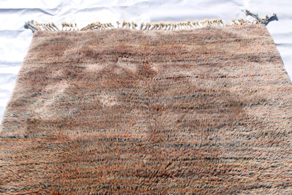 Beni Ourain rugs originate from the Atlas Mountains of Morocco and are characterized by their distinctive, neutral-toned, and geometric designs. These handwoven rugs often feature a plush pile and are made by the Berber tribes,  size is 250x155 cm - Image 5