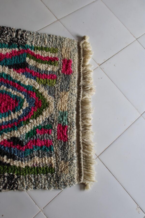 Colorful Moroccan Rug -  Boujad Rug add a touch of bohemian elegance to your space with this stunning, handmade Boujad rug. Measuring 110x60 - Image 5